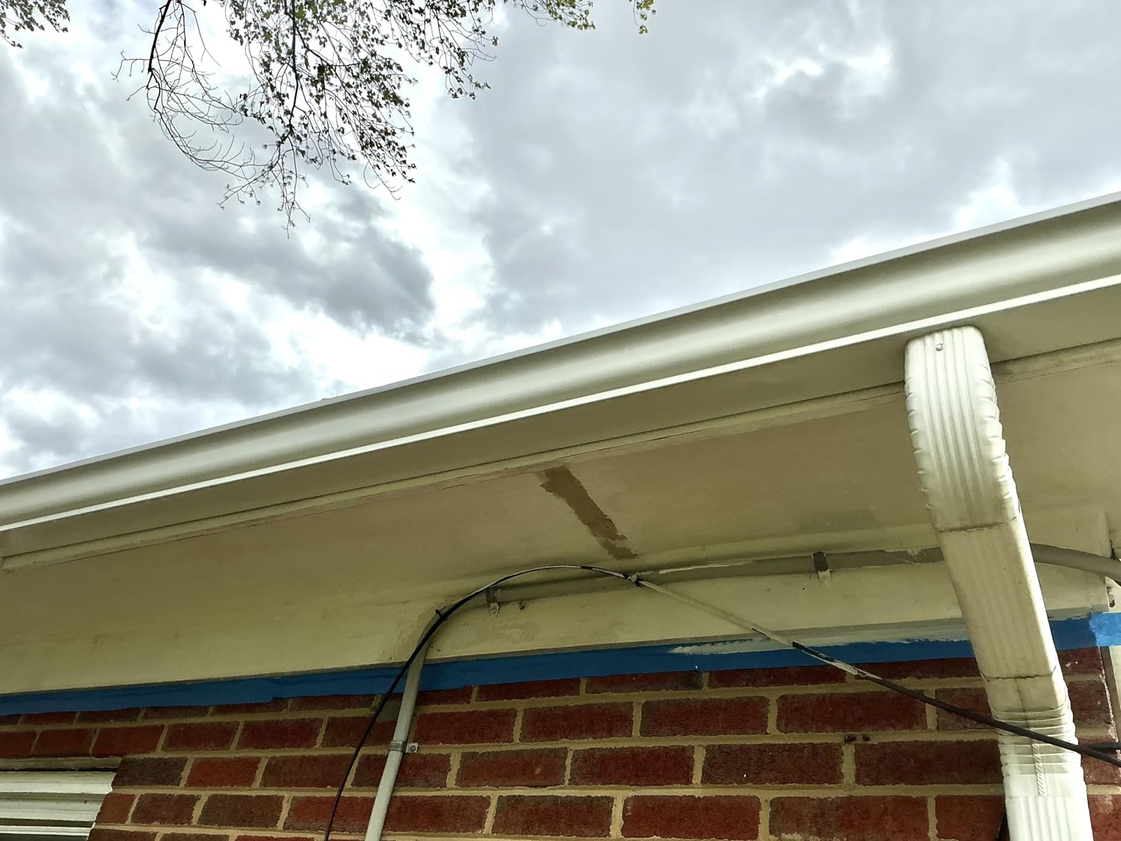 CHOMP! World's Best Gutter Cleaner: Ultimate Gutter Cleaning Solution for All Types of Rain Gutters, Siding and Metal Trim - Instantly Clean Black Streaks, Filth, Dirt - 32 oz customer photo 2