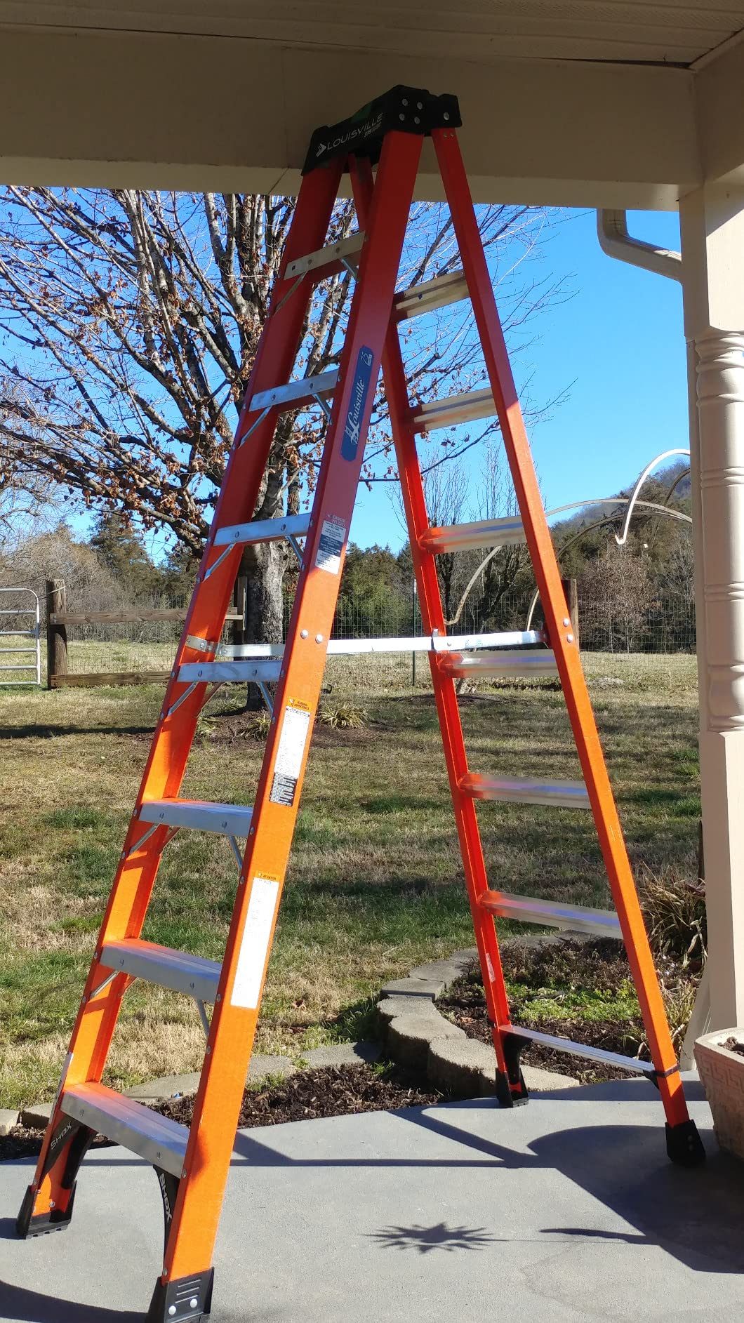 Louisville Ladder 8-Foot Fiberglass Step Ladder, 375-Pound Load Capacity, Type IAA, FS1408HD customer photo 1