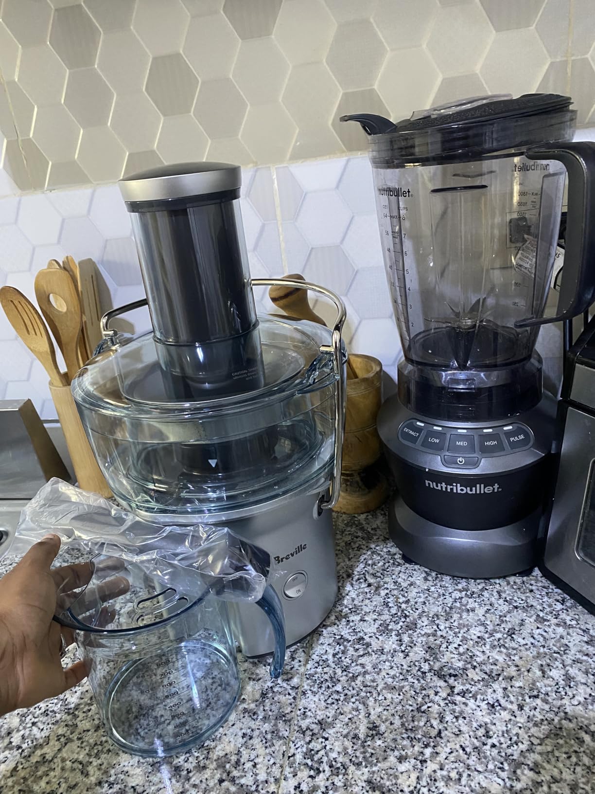 Breville BJE200XL Juice Fountain Compact Centrifugal Machine, 25 fl oz, Silver customer photo 2