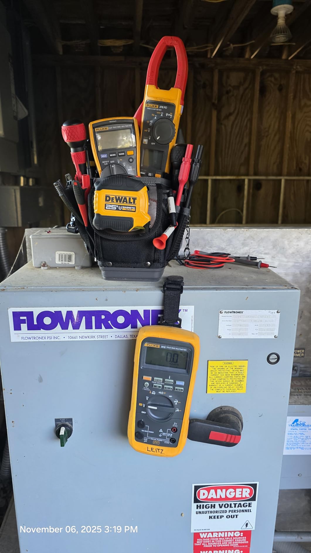 Fluke 117 Digital Multimeter, Non-Contact AC Voltage Detection customer photo 1