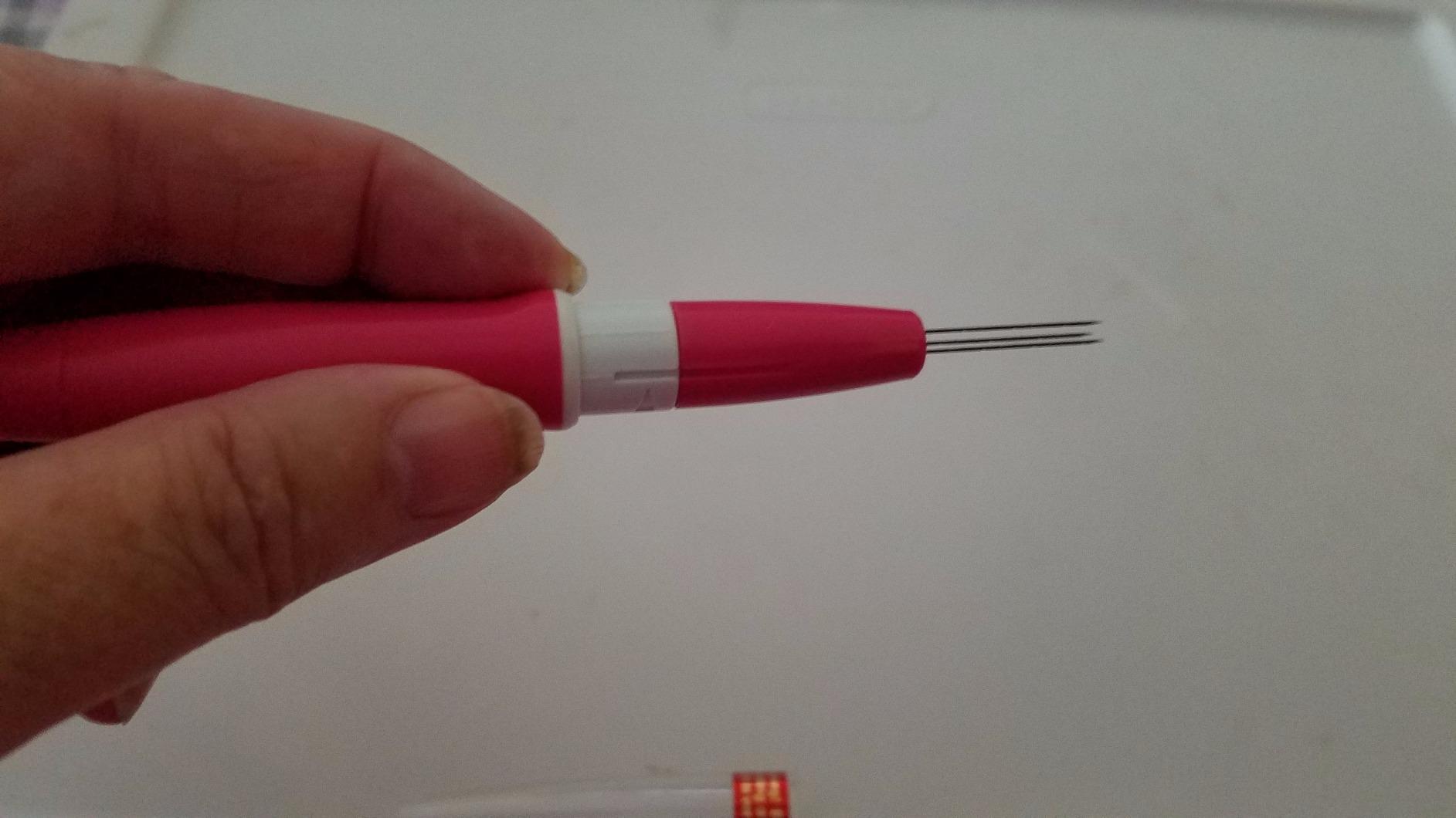 Clover 507079 Pen Style Needle Felting Tool- Original Version- 1 Pack customer photo 2