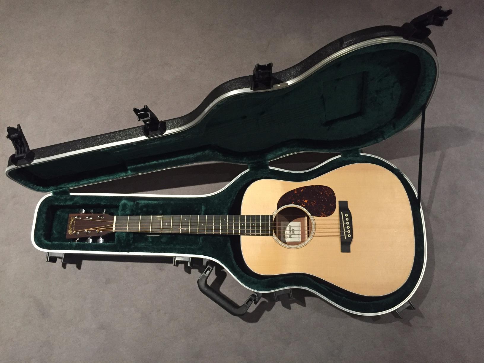 SKB Hardshell Travel Case for Martin 000 Acoustic Guitars with TSA Latches customer photo 2