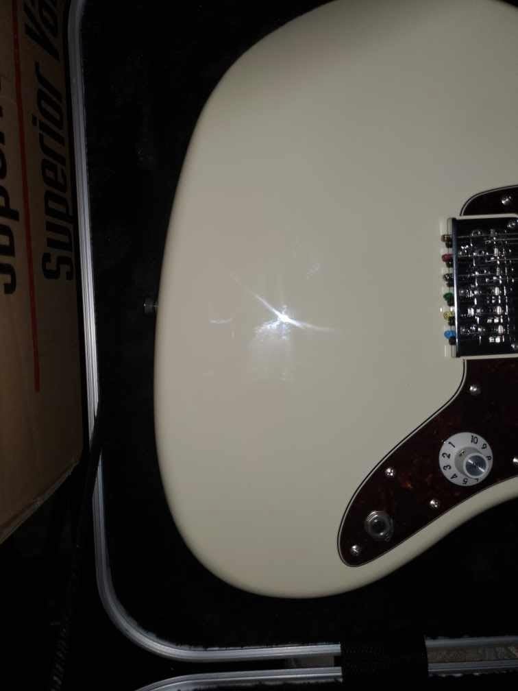 SKB Fender Jaguar/Jazzmaster Hardshell Case with Plush Interior and TSA Latches customer photo 2