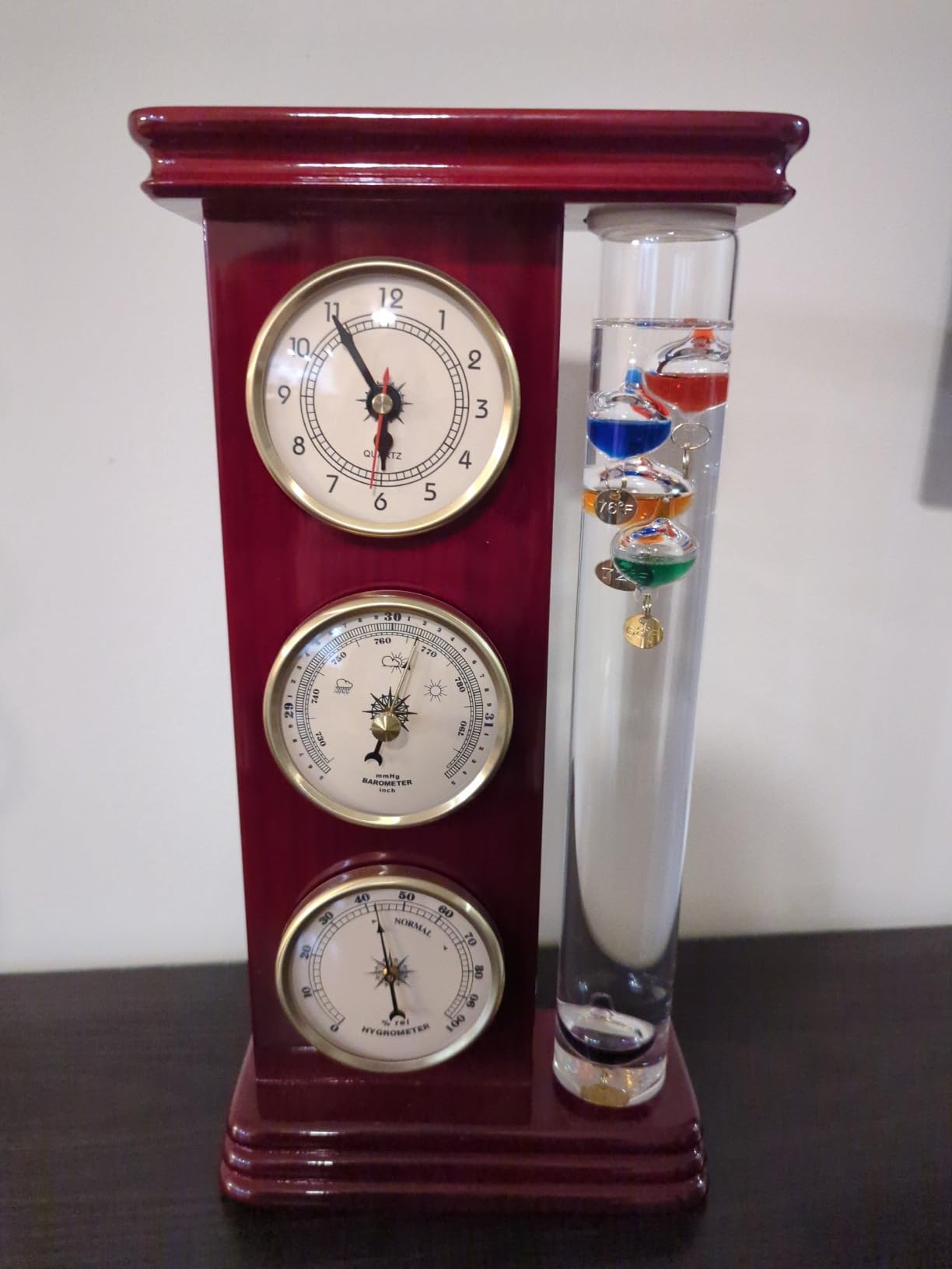 Lily's Home Analog Weather Station with Galileo Thermometer, Precision Quartz Clock (Gold), Barometer & Hygrometer, Gift for Family or Friends, Indoor and Outdoor Home Decor (6