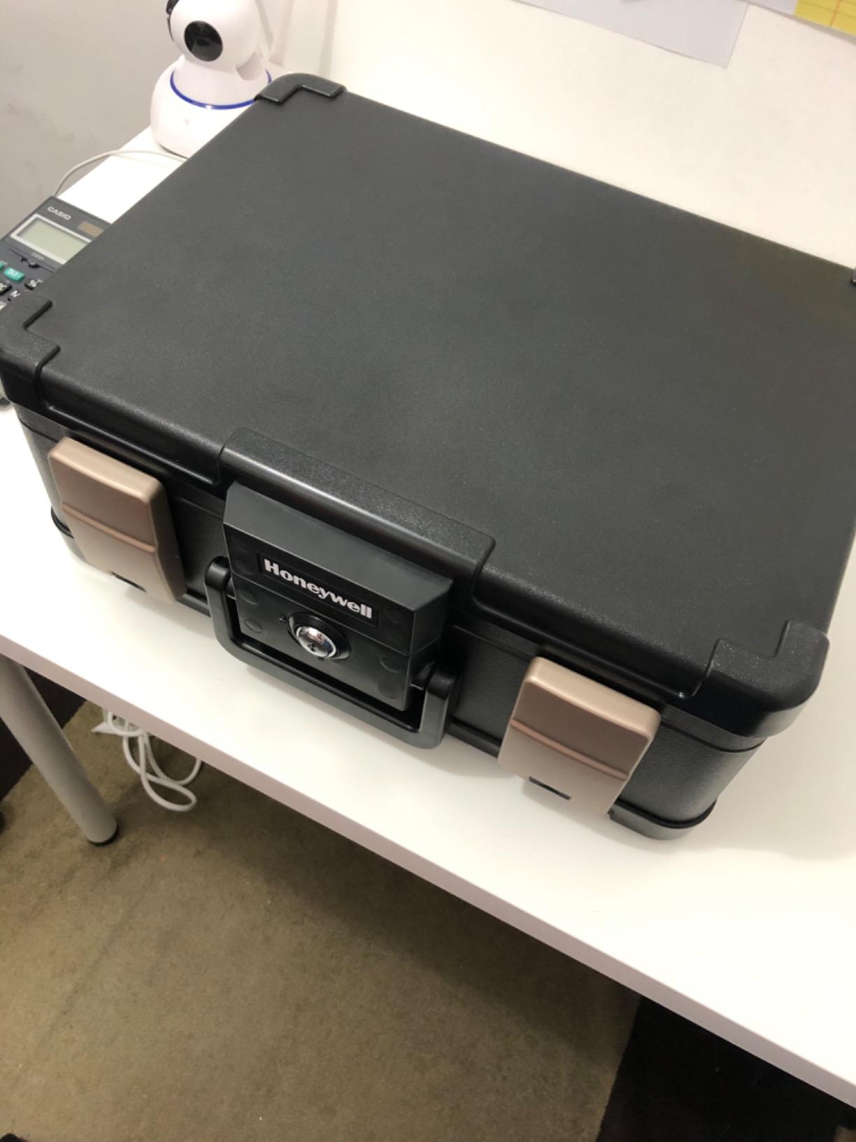 Honeywell Safes & Door Locks LHLP1103G 30 Minute Fire Safe Waterproof Safe Box Chest with Carry Handle customer photo 1