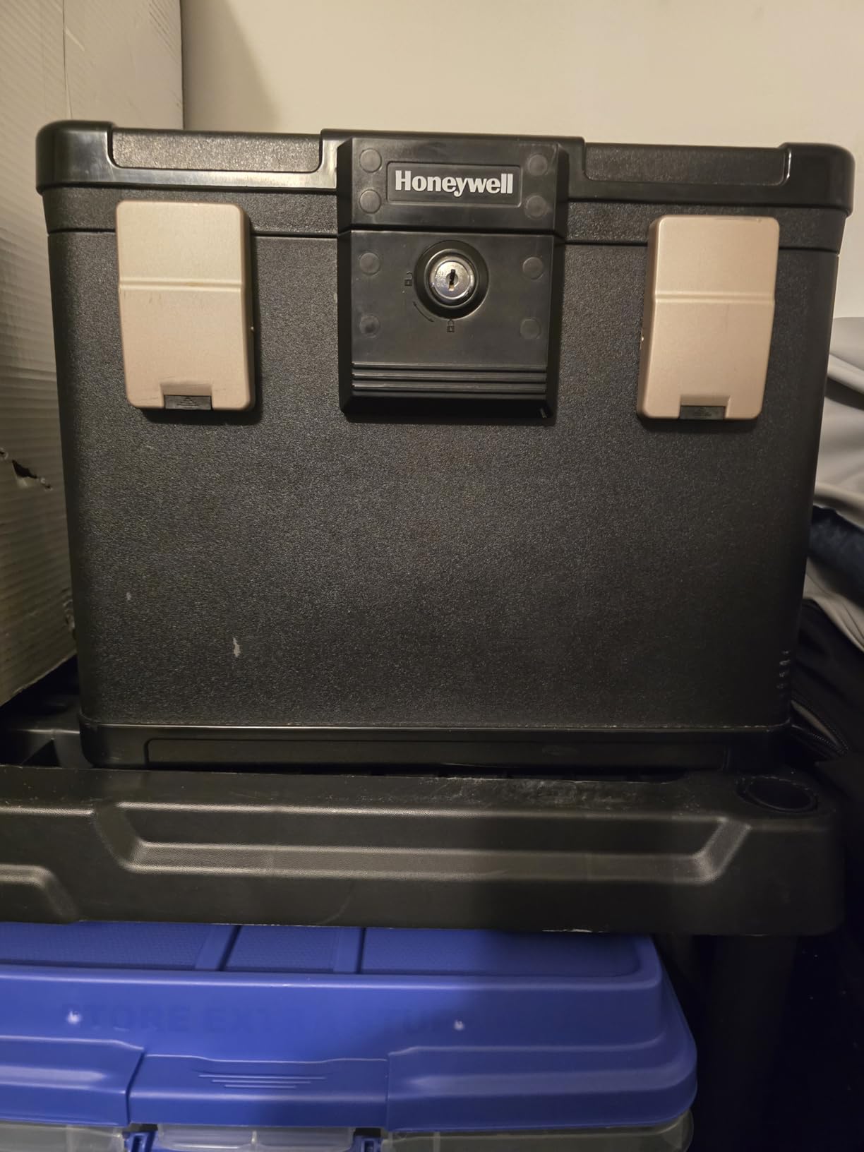Honeywell Safes & Door Locks LHLP1103G 30 Minute Fire Safe Waterproof Safe Box Chest with Carry Handle customer photo 2
