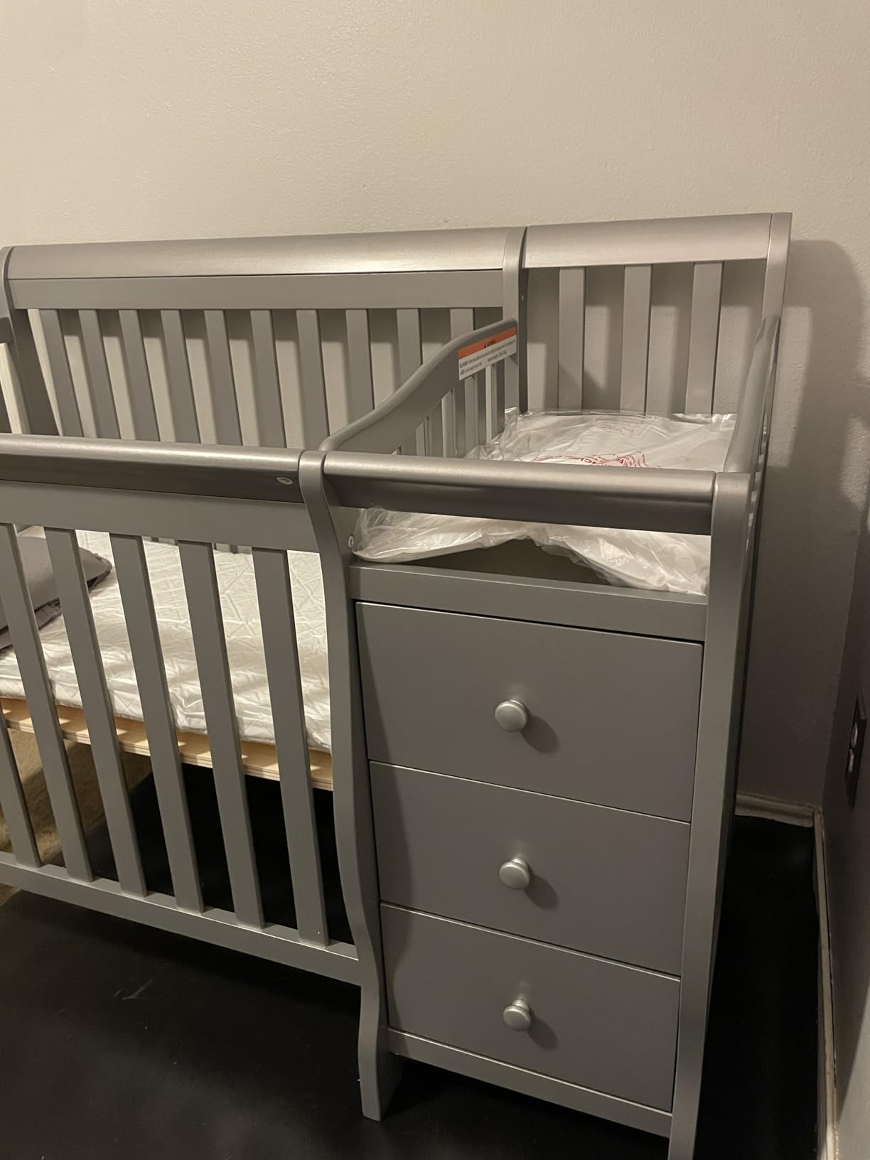 Dream On Me Jayden 4-in-1 Mini Convertible Baby Crib & Changer with Storage - GREENGUARD Gold & BSA Certified customer photo 1