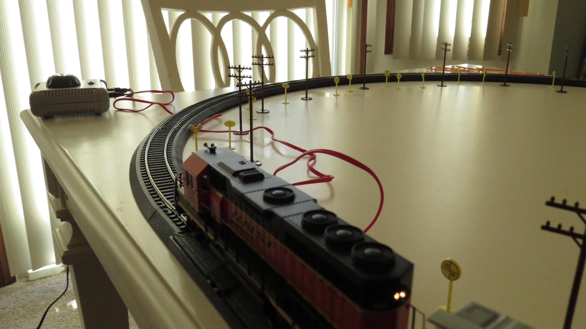Bachmann Trains - Rail Chief Ready To Run 130 Piece Electric Train Set - HO Scale customer photo 2