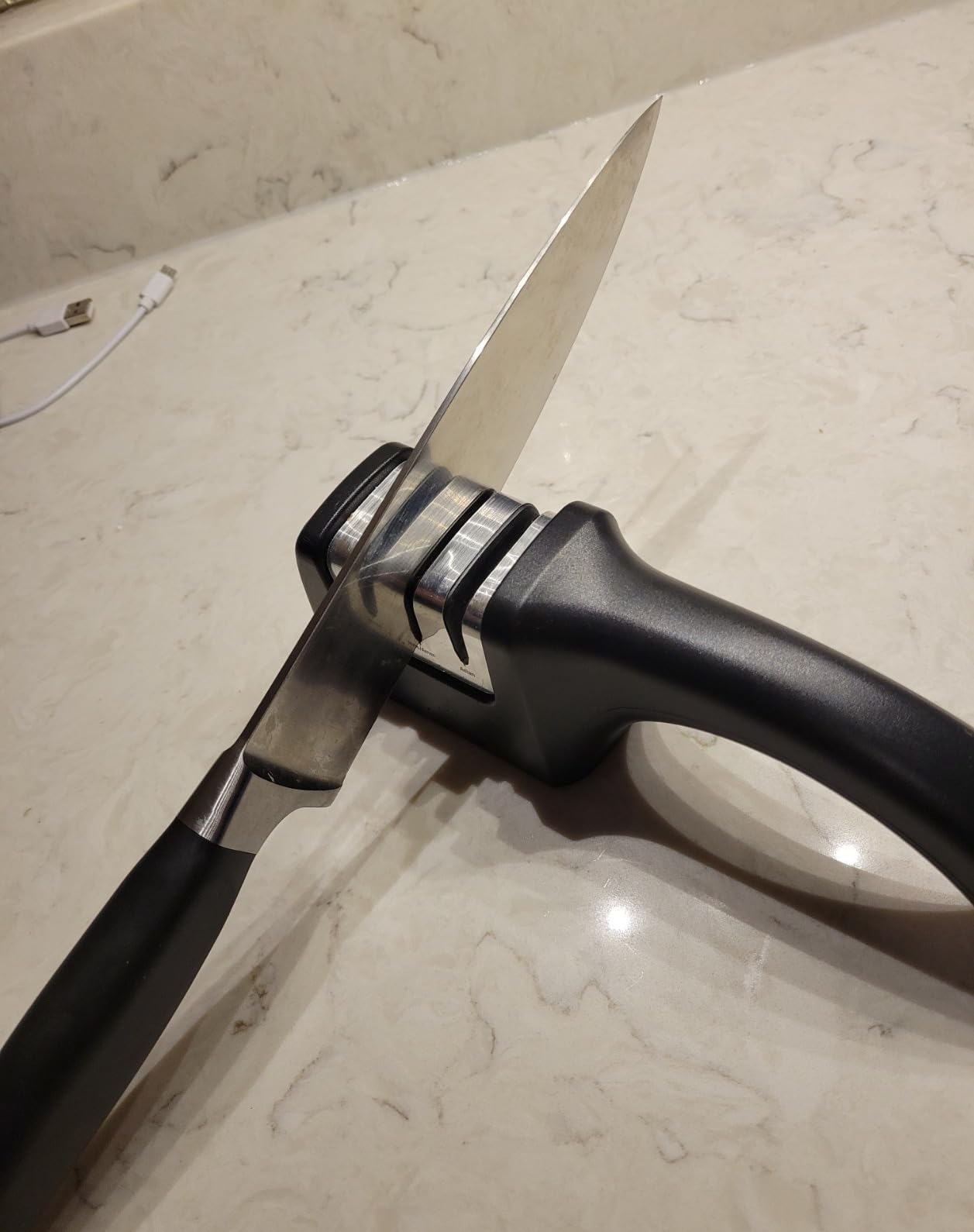 Chef'sChoice Manual Knife Sharpeners for 15- and 20-Degree Straight-Edge and Serrated Knives with Diamond Abrasives Precise Angle Control & Compact Footprint, 2-Stage, Gray customer photo 2