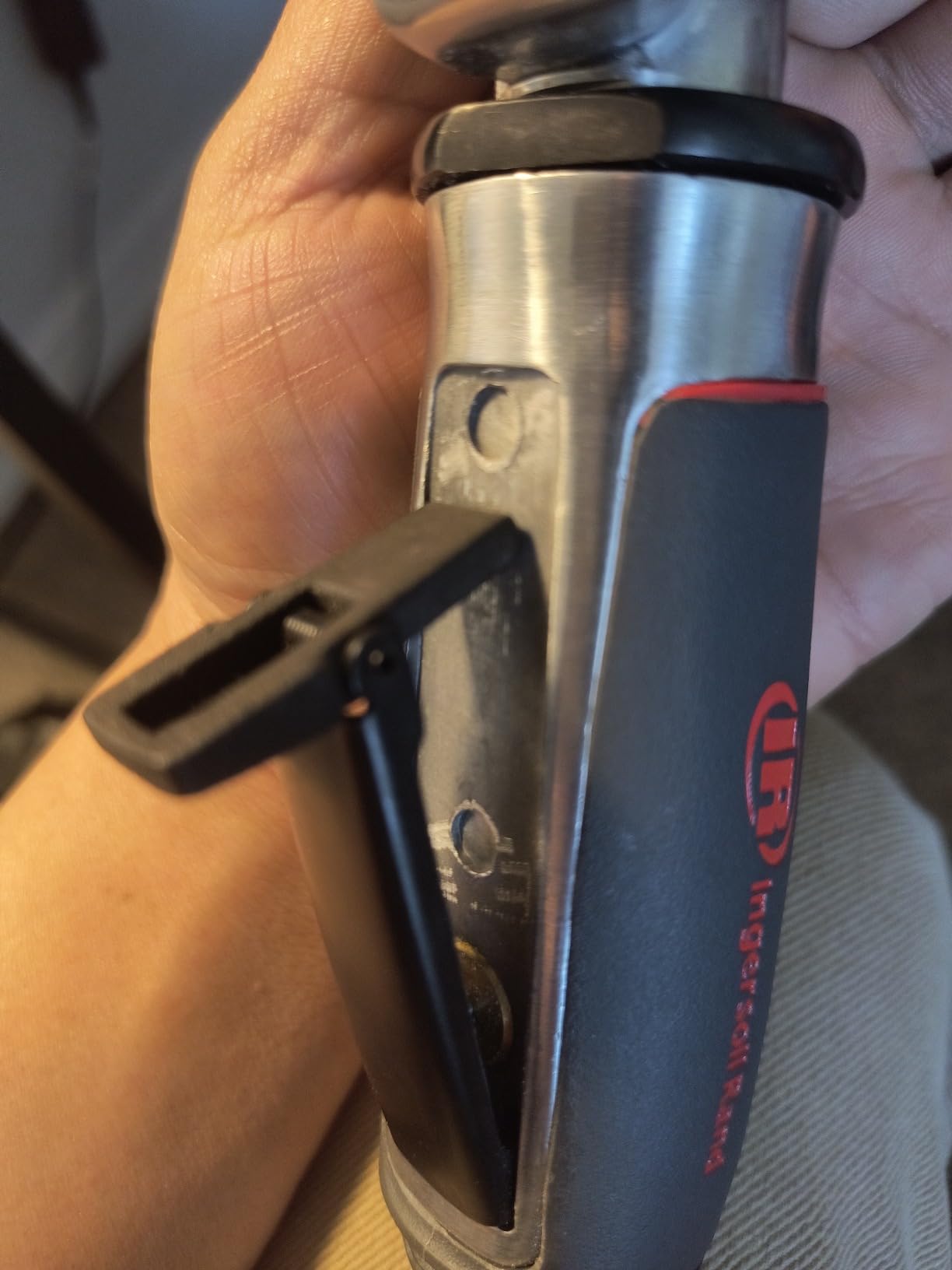 Ingersoll Rand 5102MAX Air Die Grinder - Right Angle, Ergonomic Grip, 0.4 HP and 20,000 RPM Motor, Lightweight Tool, Spindle Lock, Grey customer photo 2