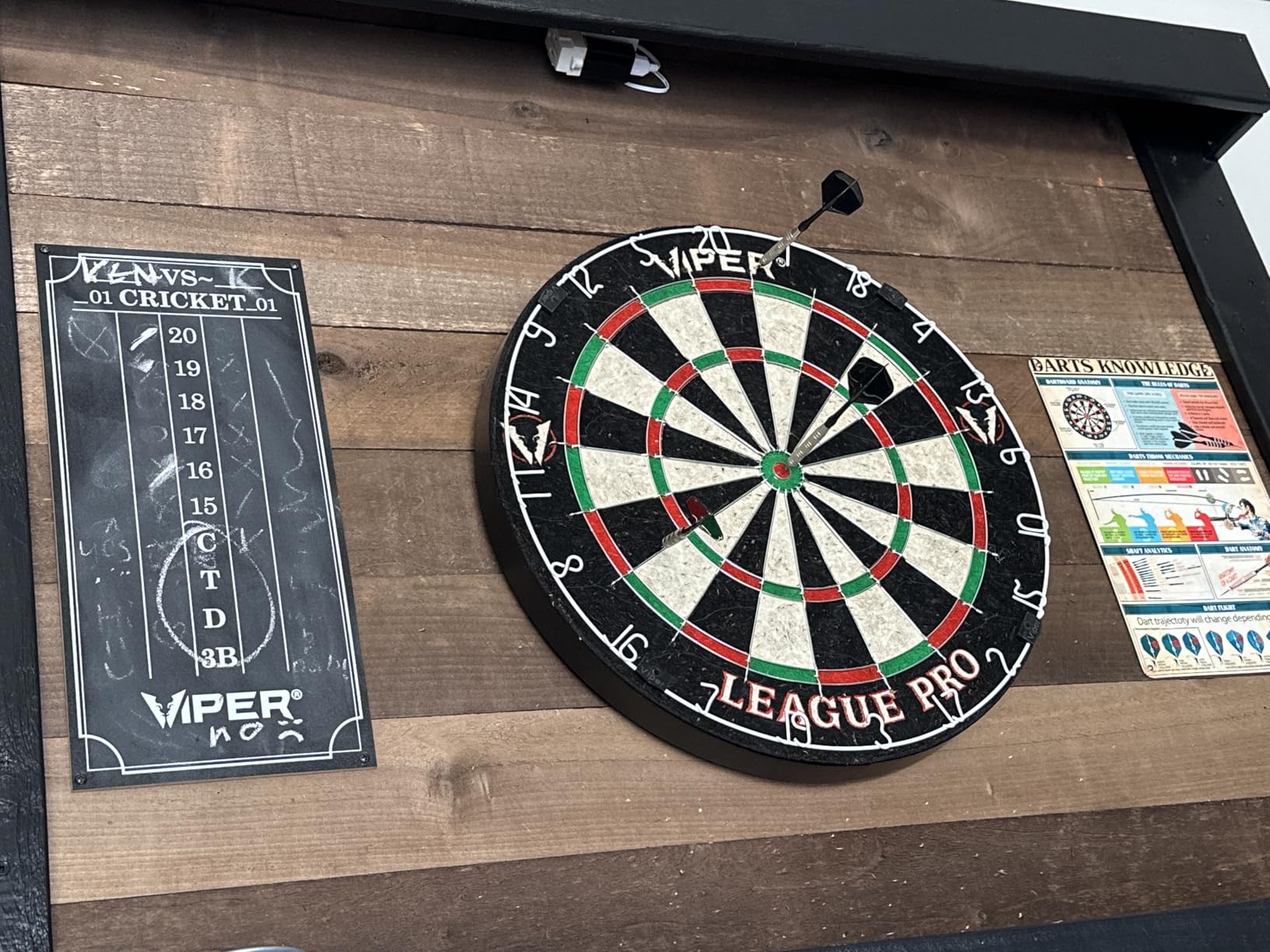 Viper League Pro Regulation Bristle Steel Tip Dartboard Starter Set with Staple-Free Bullseye, Radial Spider Wire, High-Grade Sisal with Rotating Number Ring customer photo 2