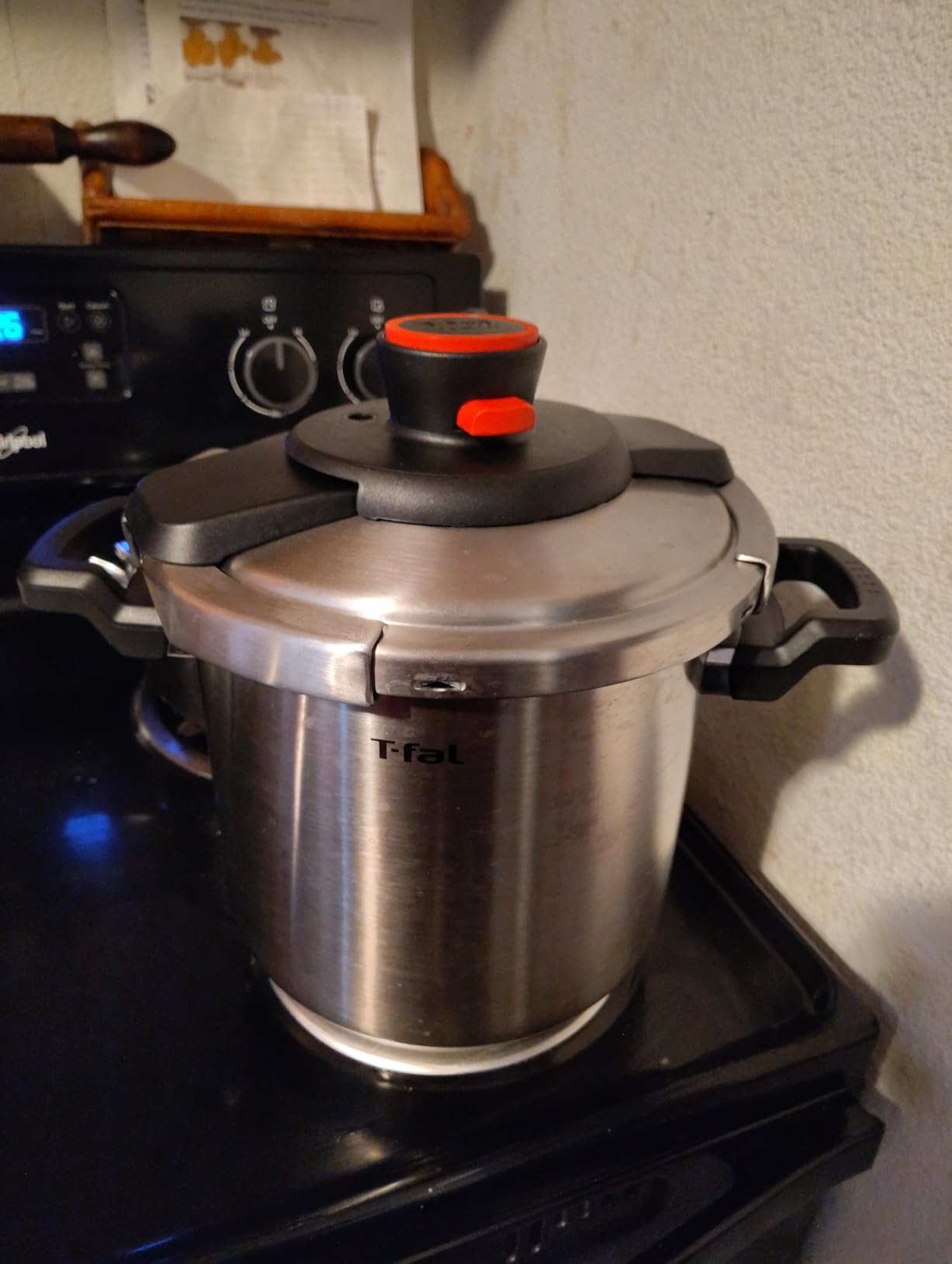 T-fal Clipso Stainless Steel Pressure Cooker, 6.3 Quart, Recipe Book, Steam Basket, Easy-Open Lid, Secure Locking System, Adjustable Pressure Valve, Induction Cookware customer photo 1