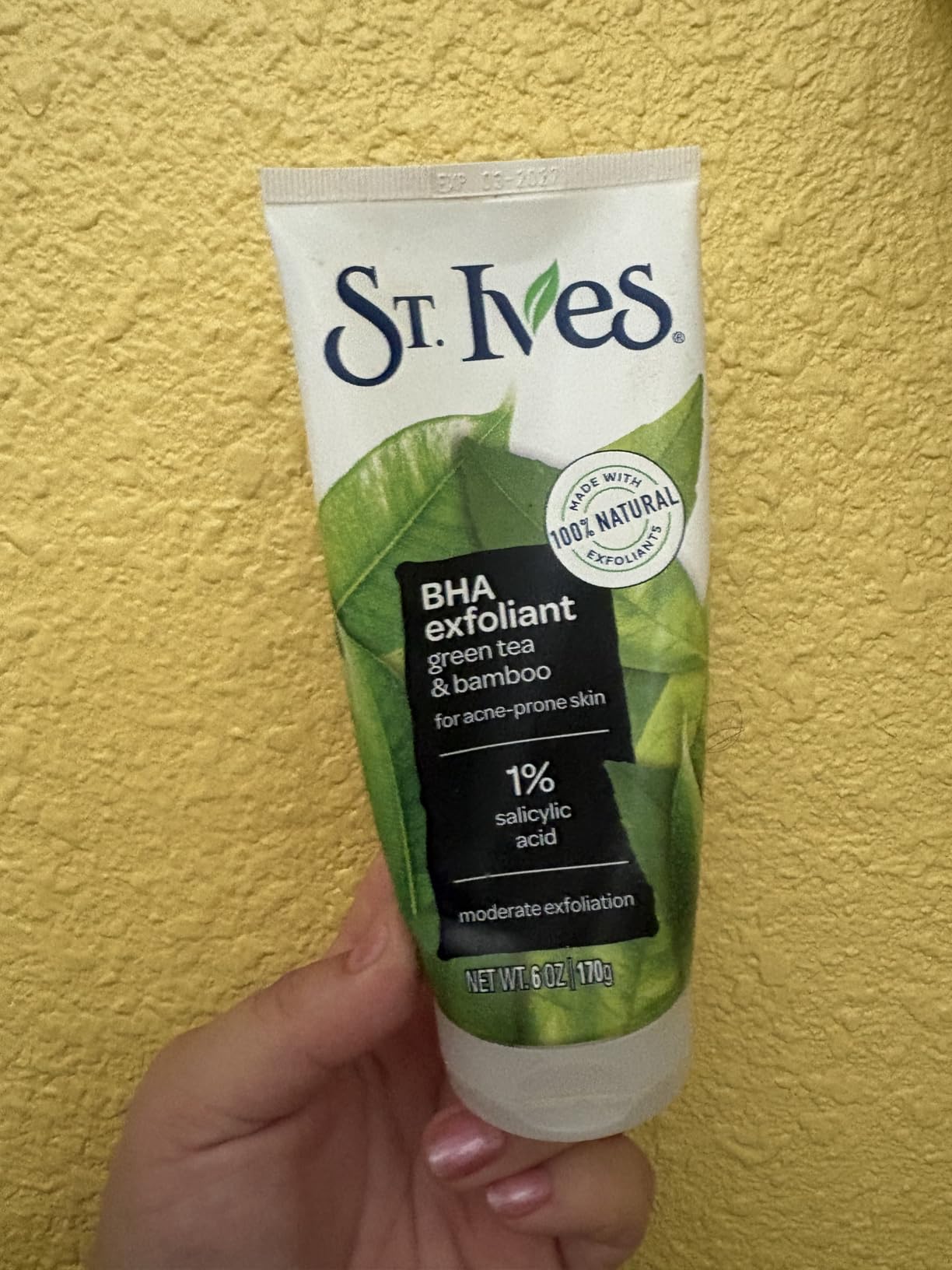 St. Ives Blackhead Clearing Face Scrub, Clears Blackheads & Unclogs Pores, Green Tea & Bamboo, Salicylic Acid Acne Treatment Facial Scrub, Moderate Exfoliator Skin Care with Natural Exfoliants 6 oz customer photo 2