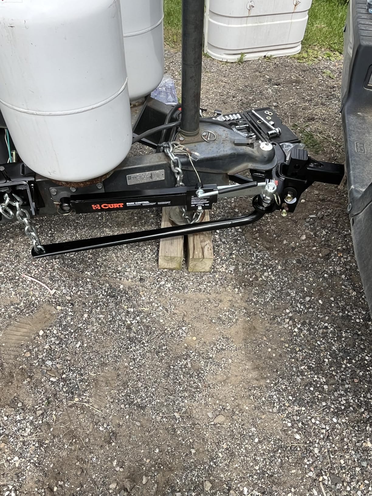 CURT 17062 MV Round Bar Weight Distribution Hitch with Sway Control, Up to 10,000 lbs, 2-Inch Shank, 2-5/16-Inch Ball customer photo 1