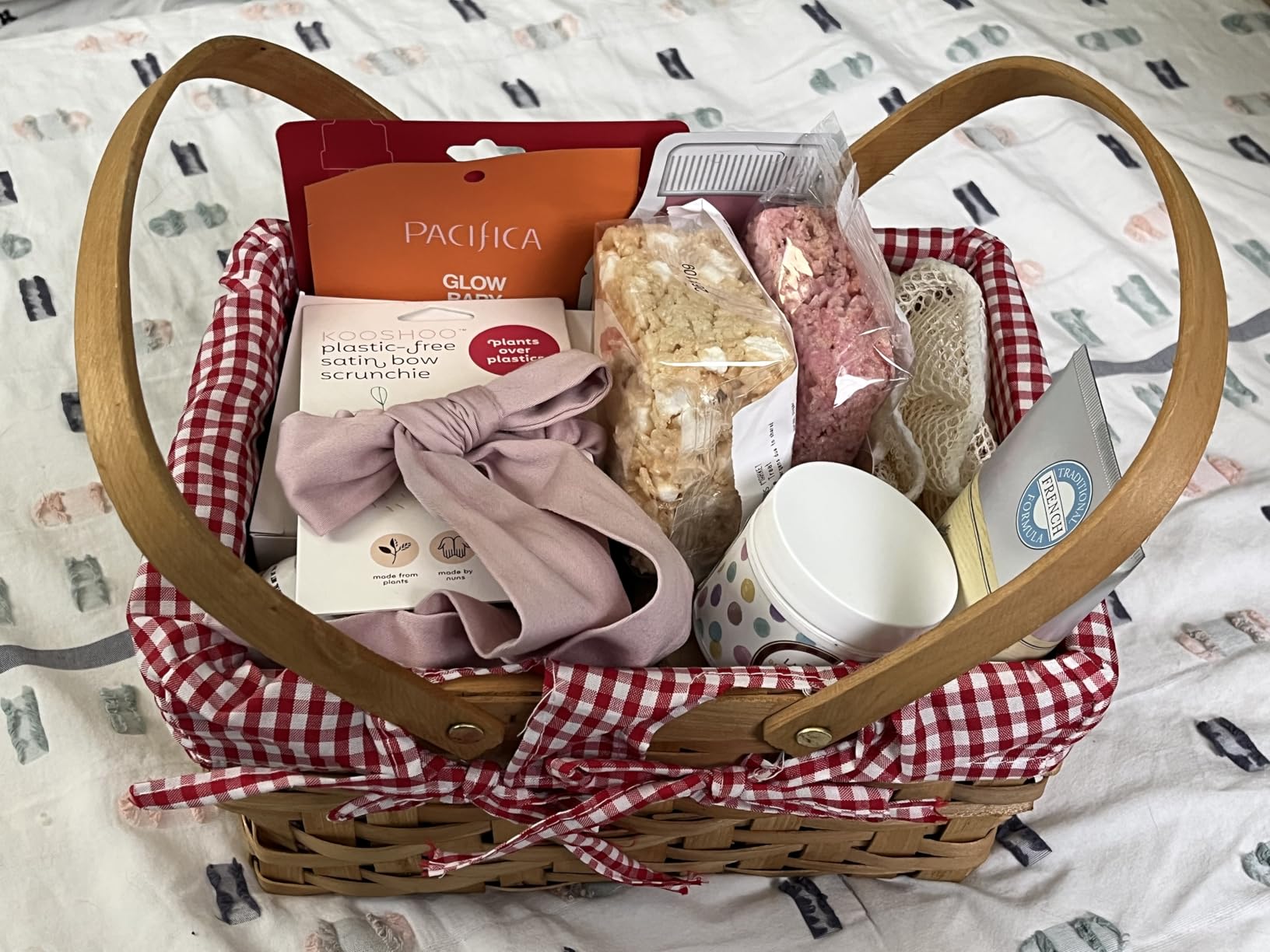 Wickerwise Small Rectangular Woodchip Picnic Baskets with Double Folding Handles, Natural Hand-Woven Basket Lined with Gingham Red and White Lining Great for Gifts customer photo 1