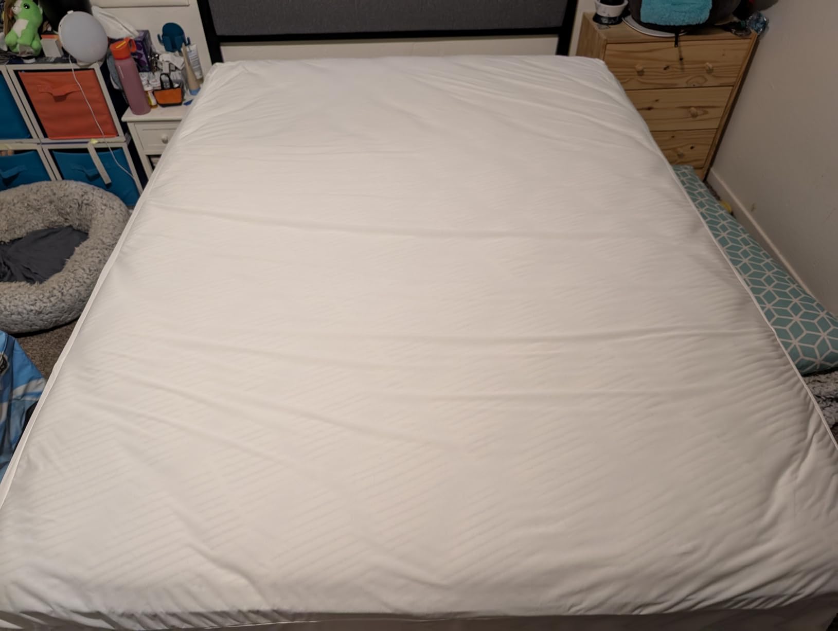 Utopia Bedding Queen Mattress Protector Zippered, 100% Waterproof Bed Bug and Dust Mite Proof Mattress Encasement, Absorbent 6 Sided Mattress Cover customer photo 2