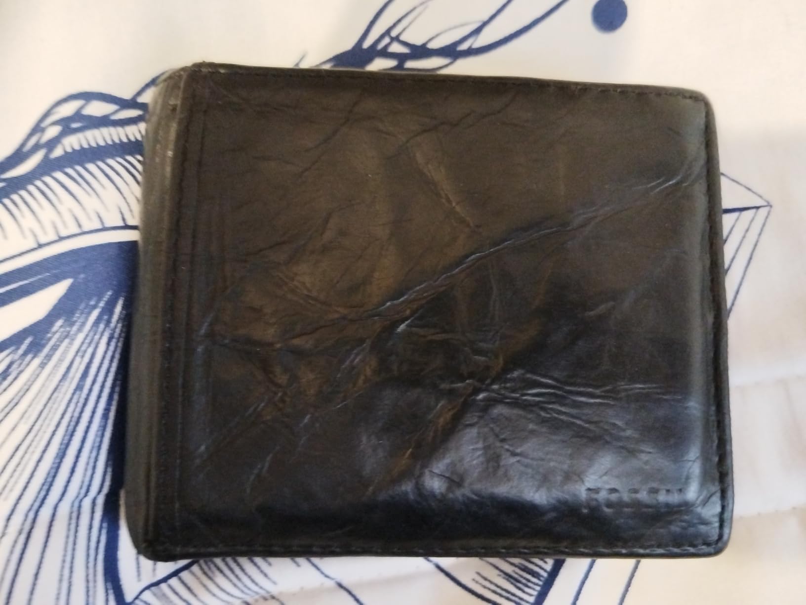 Fossil Men's Quinn Leather Bifold with Flip ID Wallet, Men's Leather Wallet, Black customer photo 1
