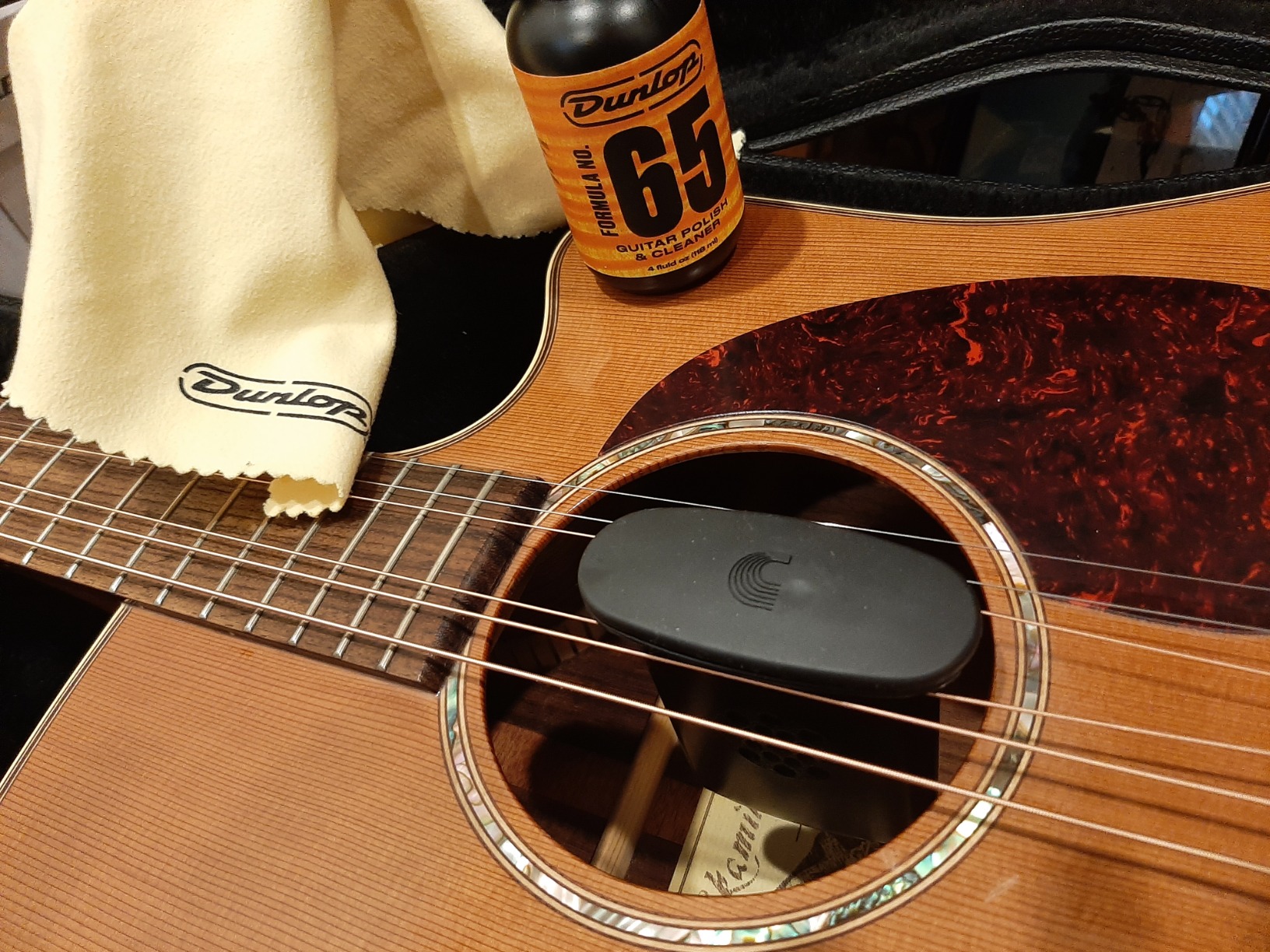 D'Addario Guitar Humidifier Pro - Acoustic Guitar Soundhole Humidifier customer photo 1
