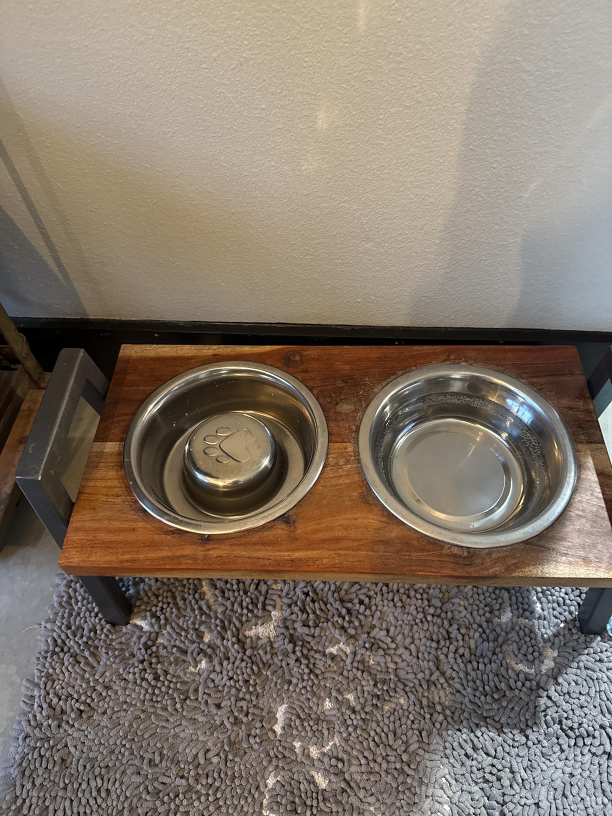 Neater Pet Brands Stainless Steel Slow Feed Dog Bowl for Fast Eating Large Breed, Metal Slow Feeder Dog Bowl Fits in Large Neater Feeders, for Puppy or Dogs (>40 lbs), 3 Cup Food Capacity customer photo 1″ class=”wp-image-customer”/></figure>


<p>The stainless steel material means no odor retention, no staining, and easy dishwasher cleanup. After testing both plastic and metal slow feeders, I can say that stainless steel is noticeably easier to keep clean, especially if you feed wet food occasionally. A quick rinse and the bowl looks spotless.</p>
<p>With 14,000+ reviews and a 4.3-star rating, this is one of the most reviewed stainless steel slow feeders available. The company is also known for responsive customer service, which several reviewers specifically praise.</p>


<figure class=