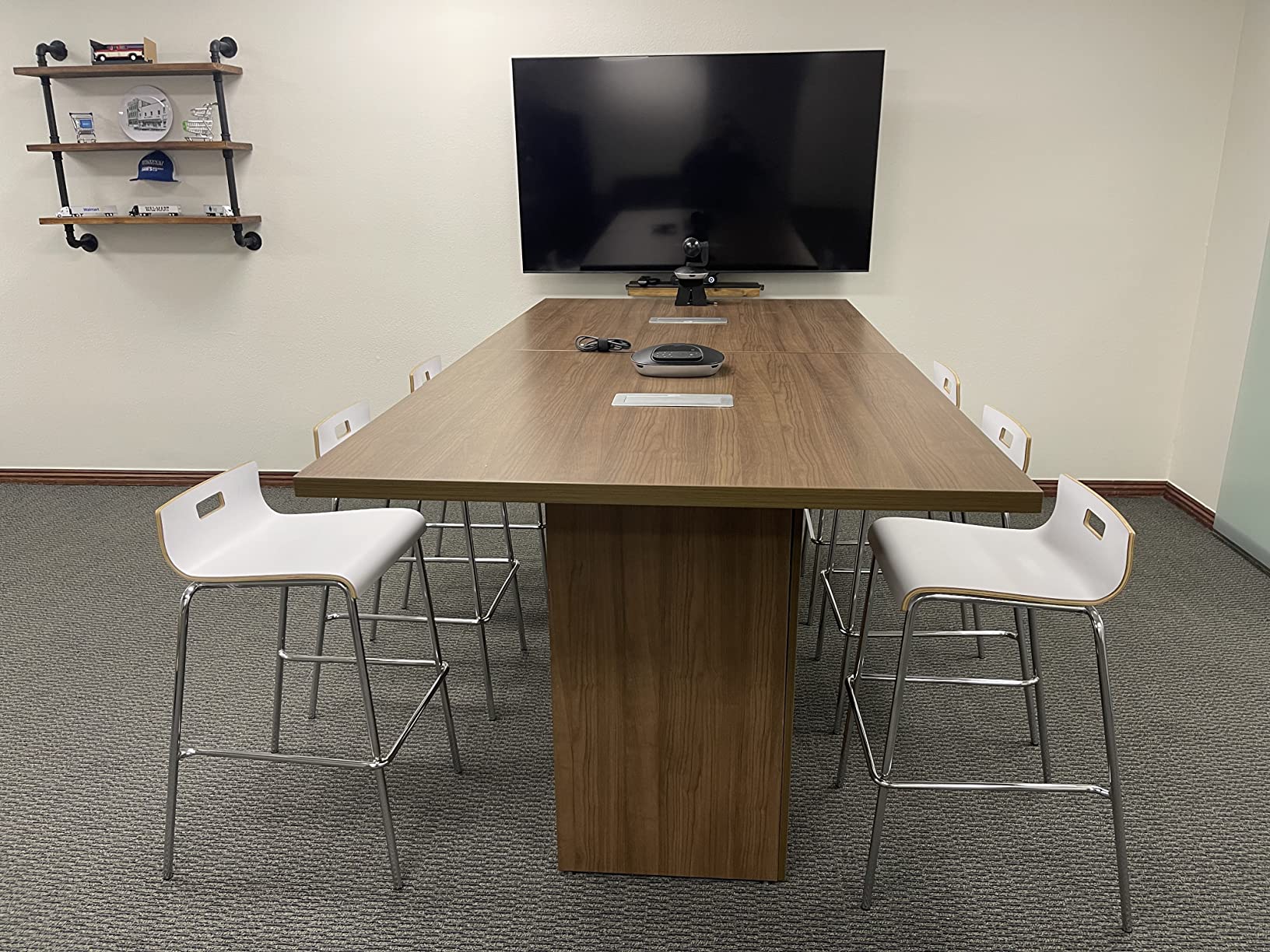Logitech Group Video and Audio Conferencing System for Big Meeting Rooms, All in One, 8 GB RAM, Windows 7/8.1/10, macOS 10.10 or Higher customer photo 2
