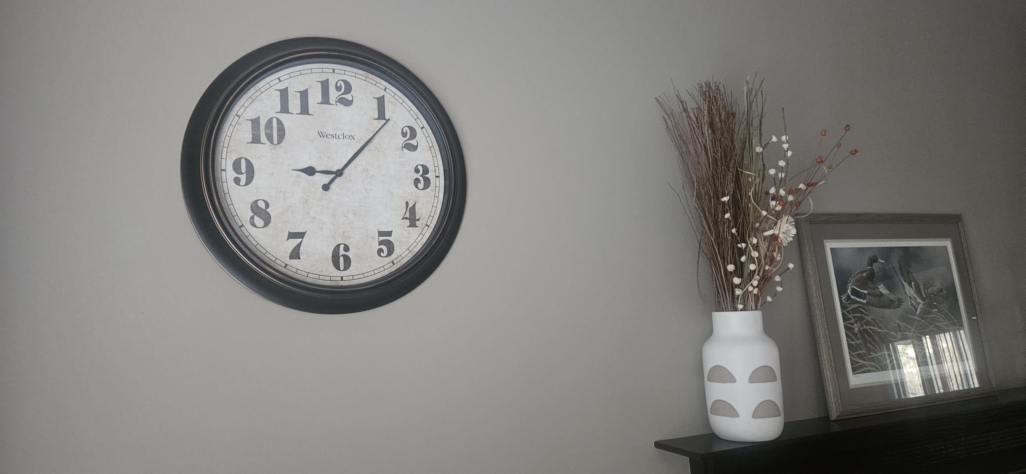 Westclox Traditional Large Wall Clock - Battery-Operated 24-Inch Vintage Distressed Dial, Metal Hands, Glass Lens, Quartz Accuracy (Black-Brown, 24-Inch) customer photo 1