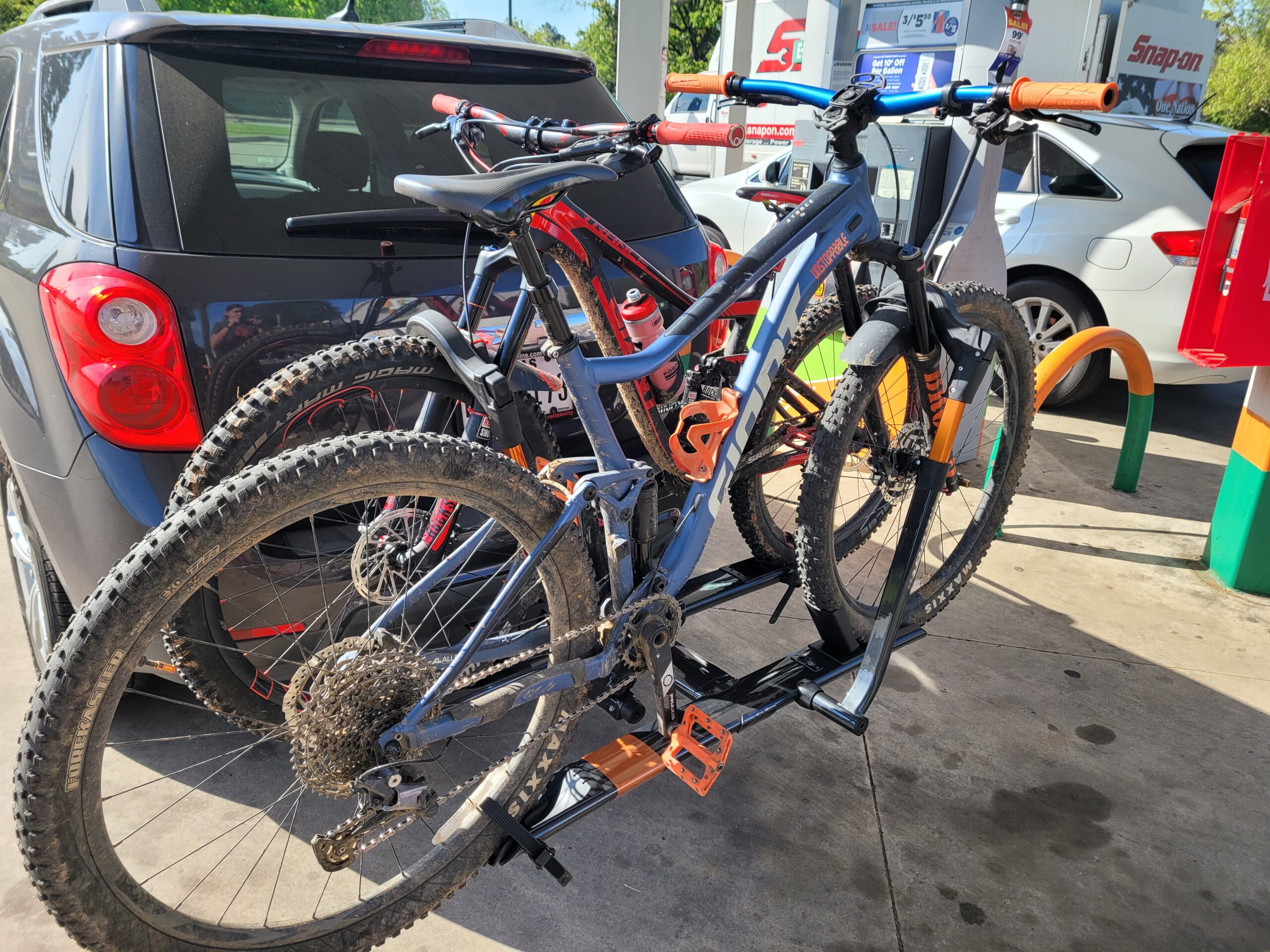 KUAT Sherpa 2.0 Durable Lightweight Aluminum Compact 2 Bike Transporting Hitch Rack with Cable Lock & Foldable Tire Cradles | Capacity - 40 Lbs per Tray customer photo 1