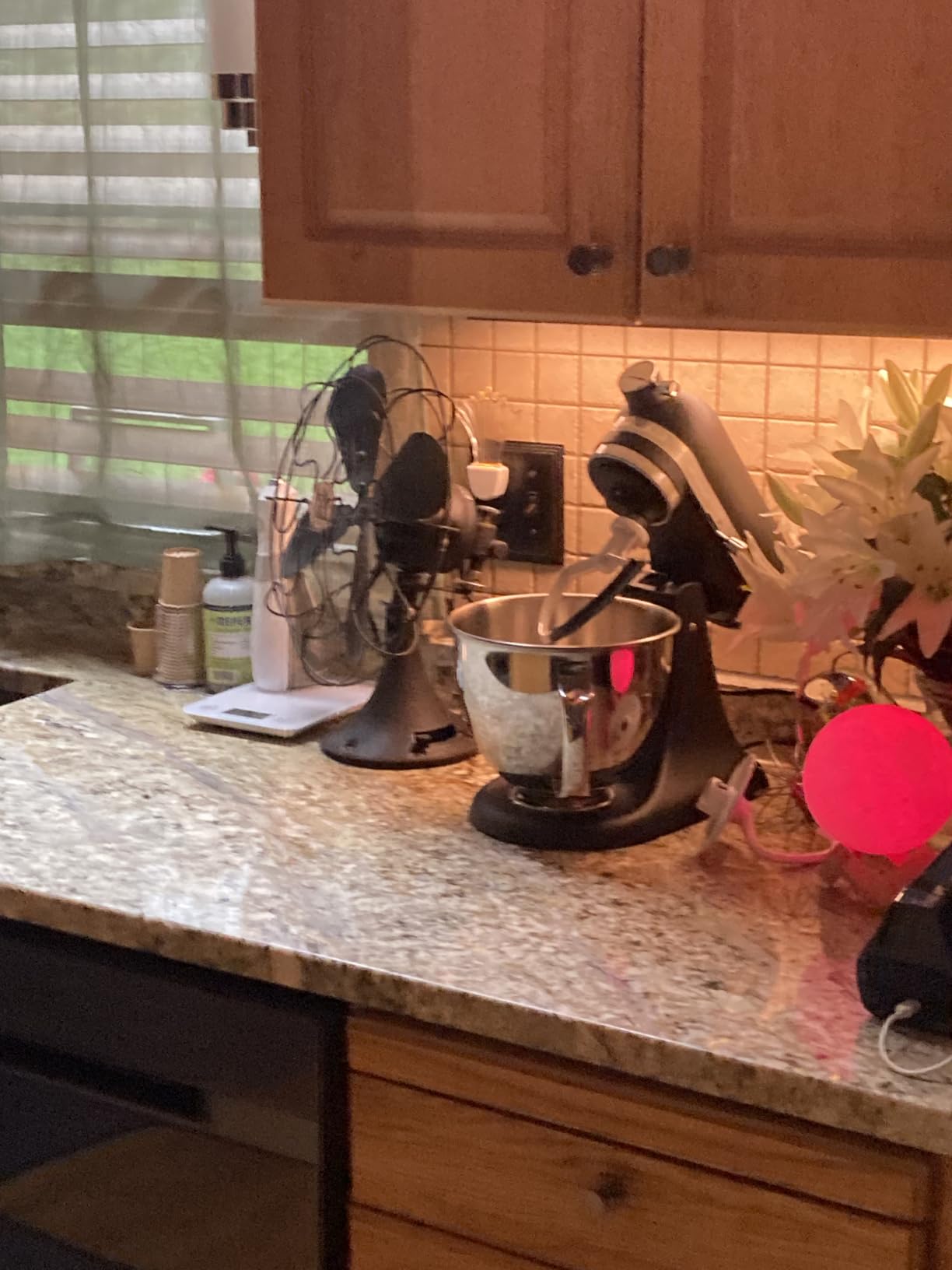 KitchenAid Artisan Mini 3.5 Quart Tilt-Head Stand Mixer KSM3316X, Black Matte customer photo 1