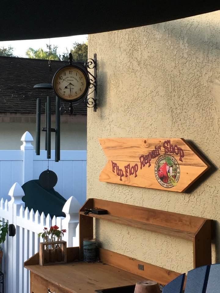 WOOCH Wrought Iron Antique-Look Brown Round Wall Hanging Double Sided Two Faces Retro Station Clock with Scroll Wall Side Mount 8-inch customer photo 2