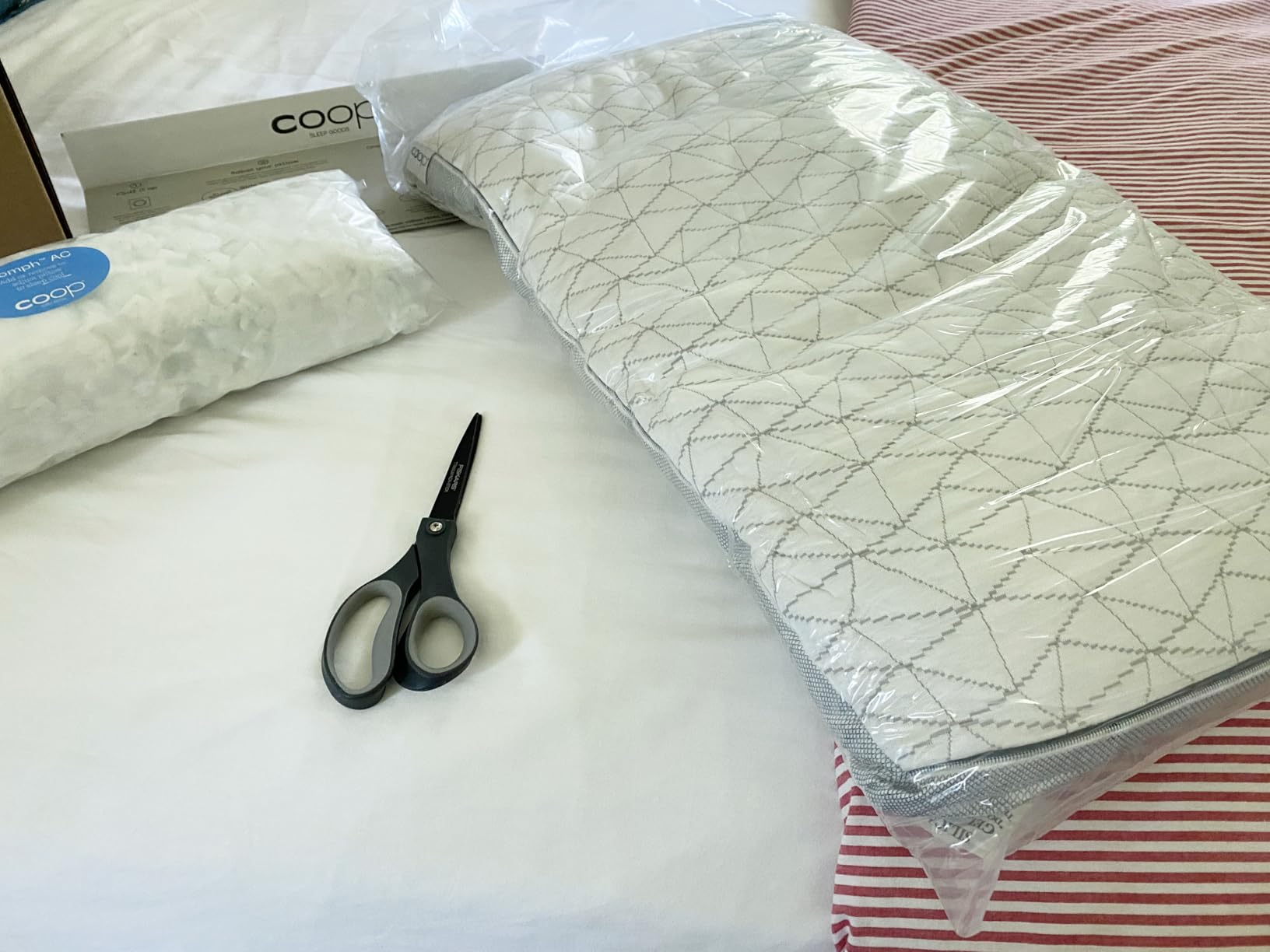 Coop Home Goods Eden Bed Pillow Queen Size for Sleeping on Back, Stomach and Side Sleeper- Medium Soft Memory Foam Cooling Gel - CertiPUR-US/GREENGUARD Gold customer photo 2