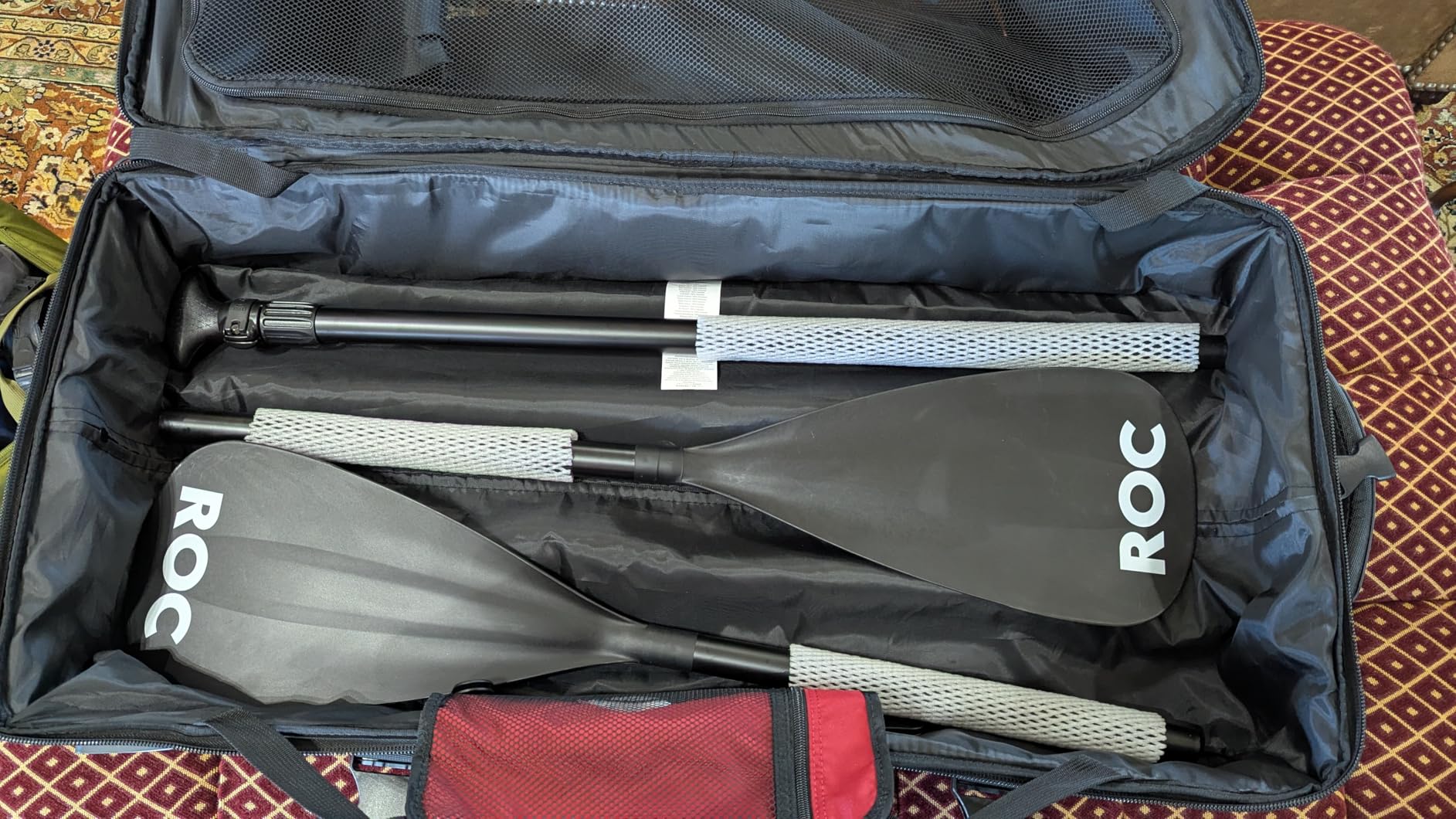 Amazon Basics 35-Inch Large Rolling Duffel Bag for Travel with Wheels and Handle, Durable Ripstop Polyester, 2 Layers of Space, Multiple Interior and Exterior Pockets, Blue customer photo 2