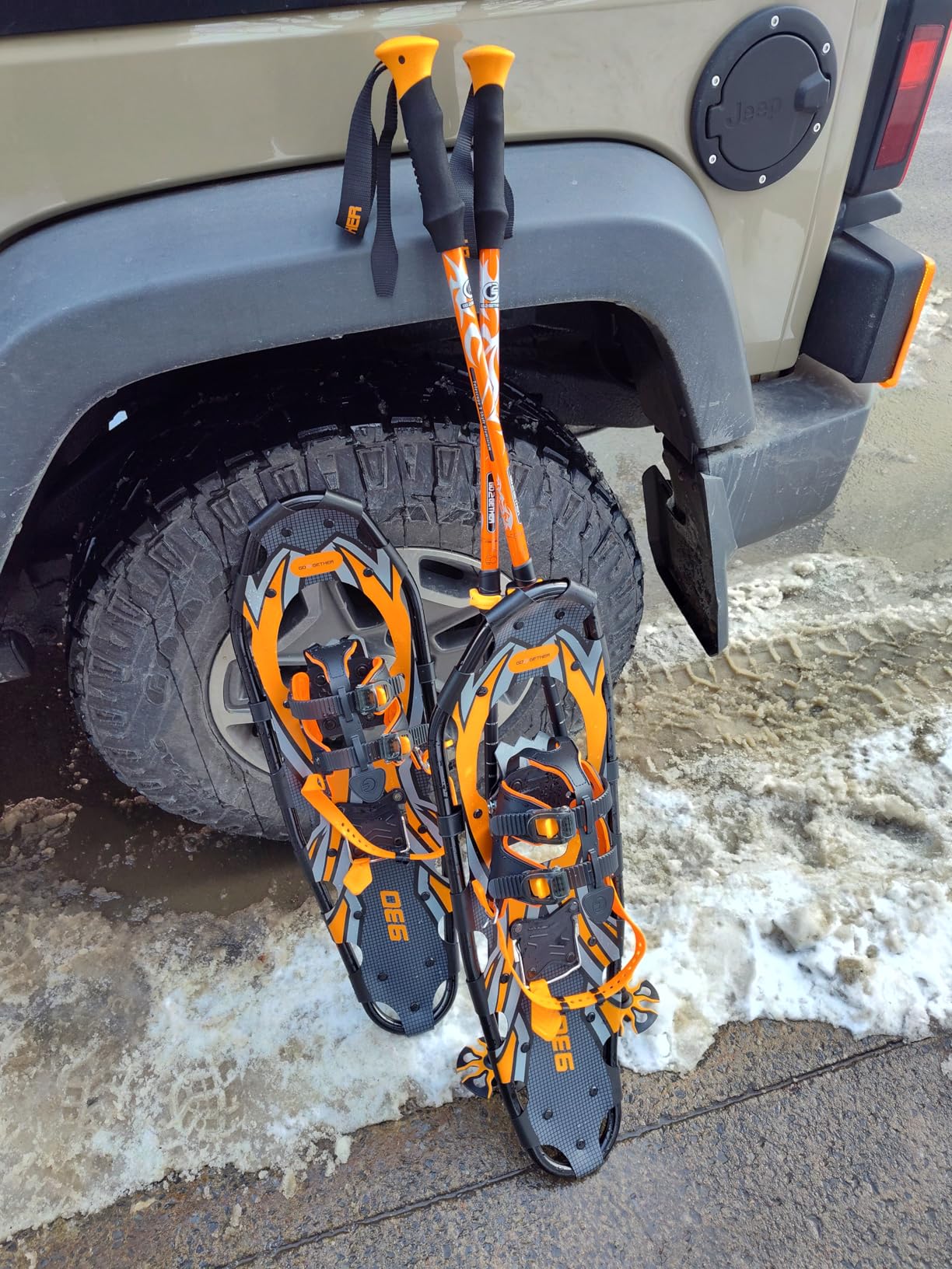G2 21/25/30/36 Inches Light Weight Snowshoes with Toe Box, EVA Padded Ratchet Binding, Heel Lift, Flexible Pivot Bar, Durable Back Strap, Trekking Poles, Carrying Bag, Snow Baskets customer photo 1