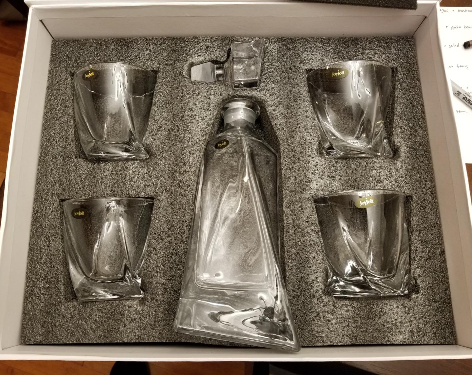 JoyJolt Atlas 5-Piece Luxury Crystal Whiskey Decanter Set, 22 oz Decanter & 4 x 10.8 oz Old Fashioned Whiskey Glasses customer photo 1