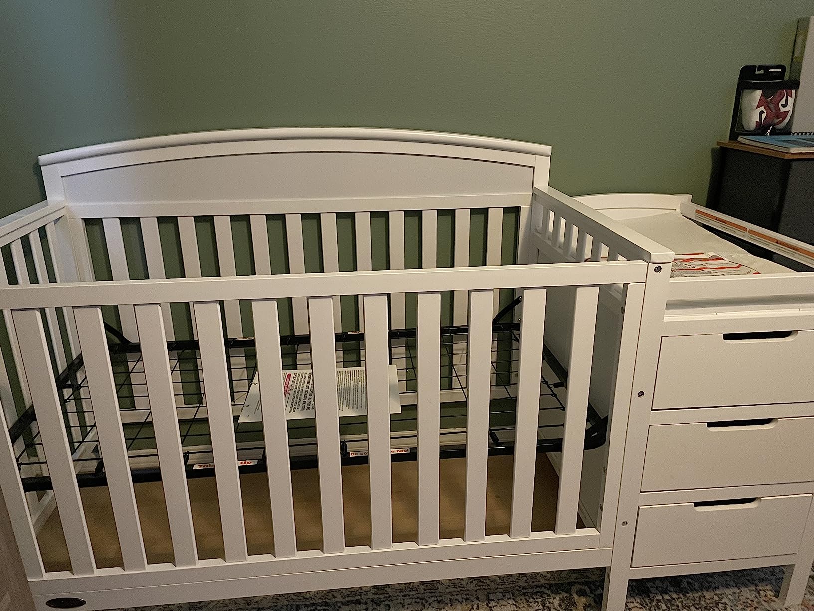 Graco Benton 4-in-1 Convertible Crib and Changer - GREENGUARD Gold Certified customer photo 1