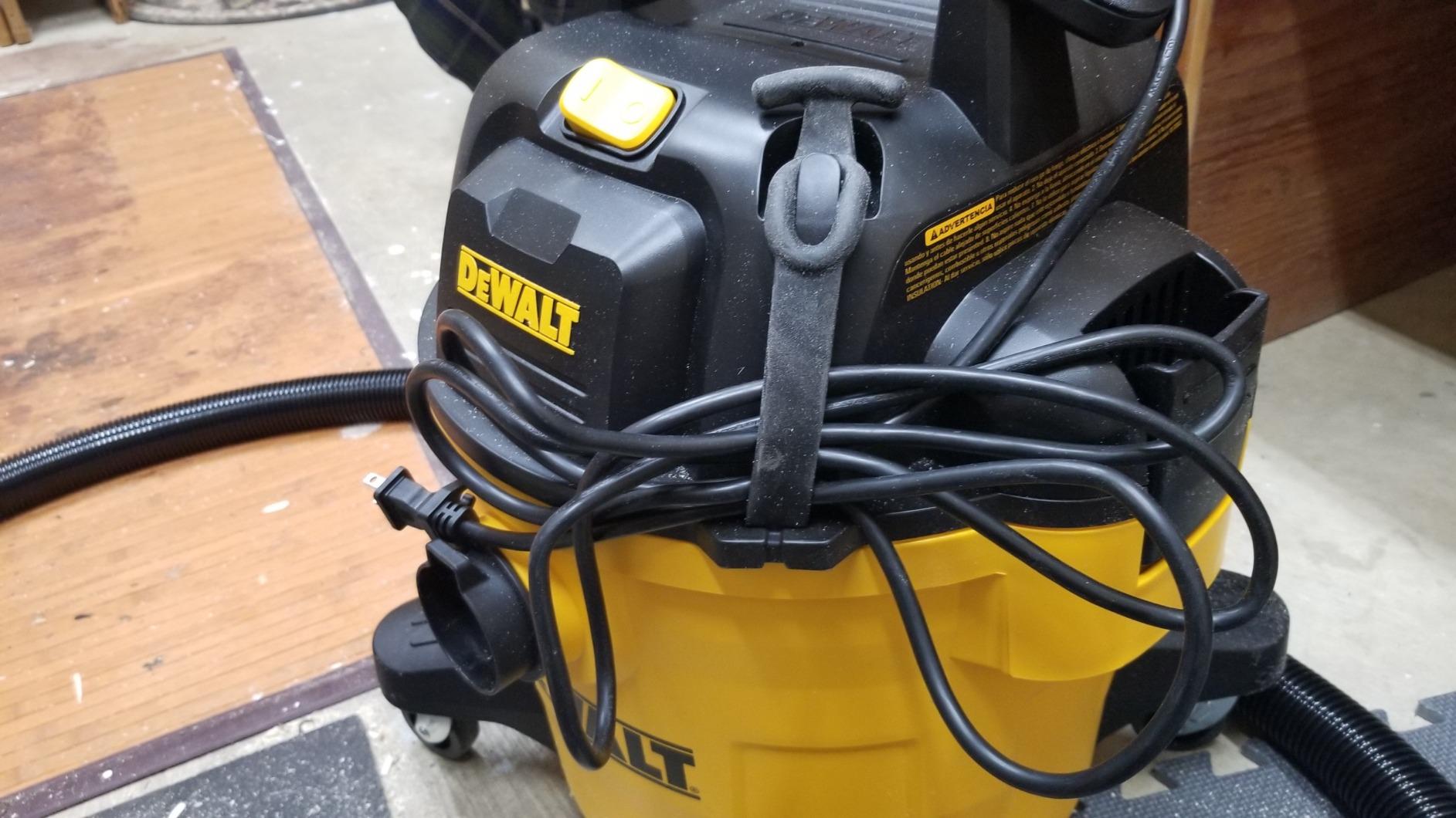 DEWALT DXV06P 4 Peak HP Shop Vacuum, 6 Gallon Poly Wet/Dry Vac with Blower Function customer photo 2
