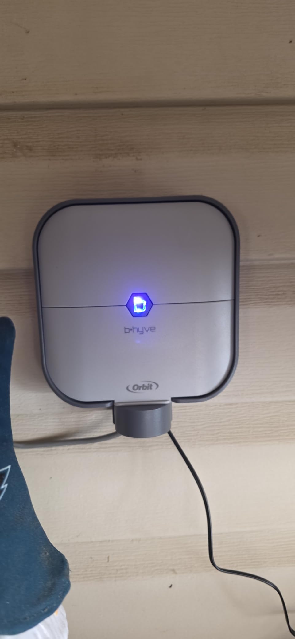 Orbit B-hyve Indoor Smart Sprinkler Controller - 8-Zone - WiFi Irrigation Controller customer photo 1