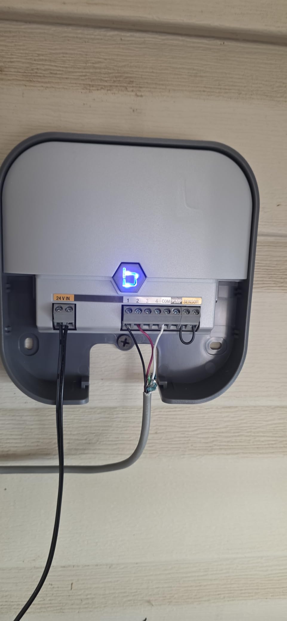 Orbit B-hyve Indoor Smart Sprinkler Controller - 8-Zone - WiFi Irrigation Controller customer photo 2