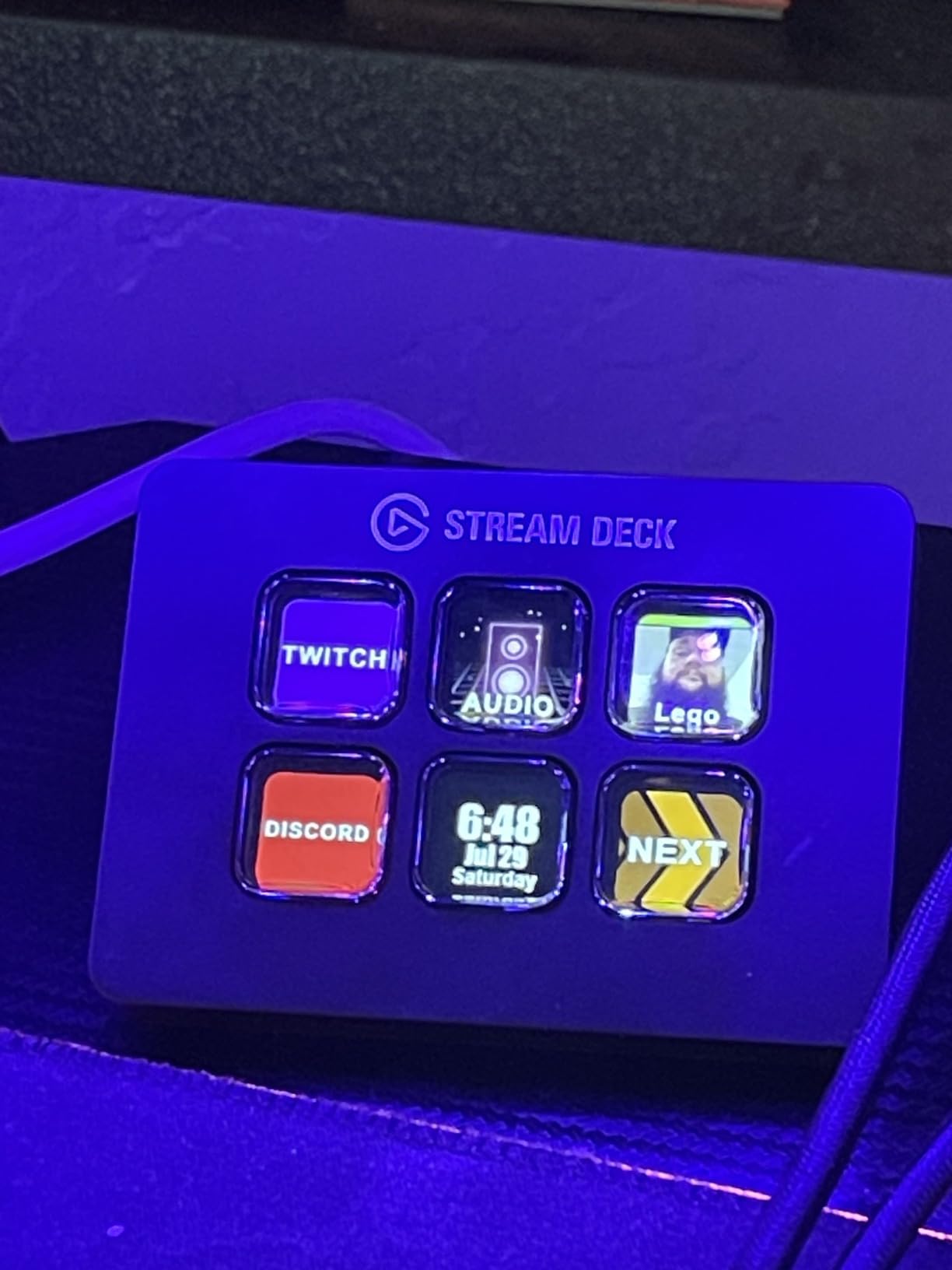 Elgato Stream Deck Mini - 6 Customizable LCD Keys, USB, Works with Mac and PC customer photo 1
