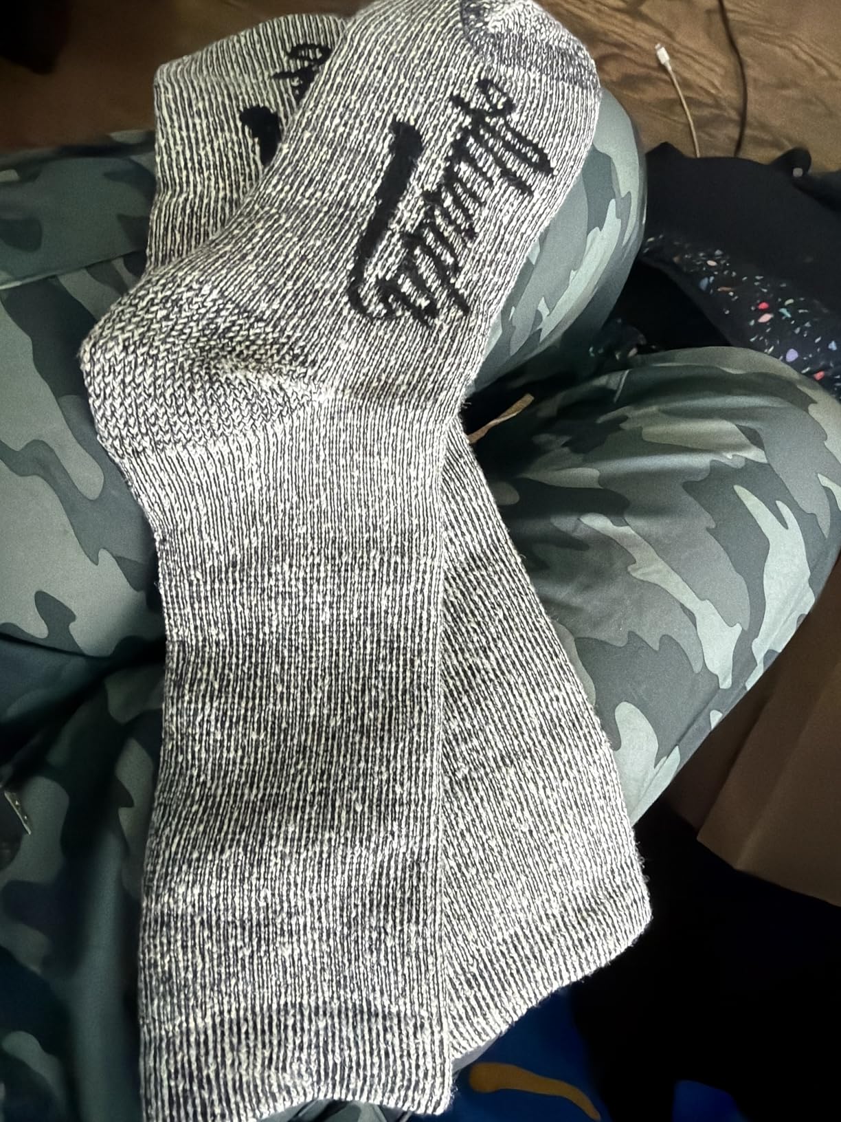 Alvada Merino Wool Hiking Socks Thermal Warm Crew Winter Boot Sock For Men & Women 3 Pairs customer photo 1