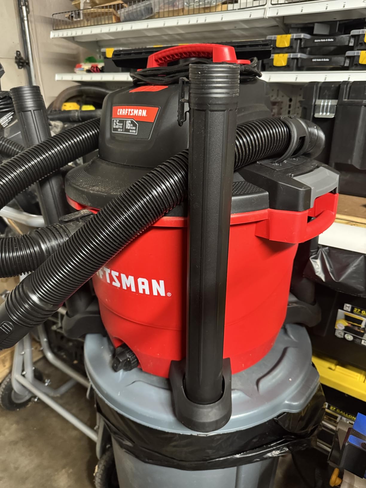 CRAFTSMAN CMXEVBE17595 16 Gallon 6.5 Peak HP Wet Dry Vac, Heavy-Duty Shop Vacuum customer photo 1