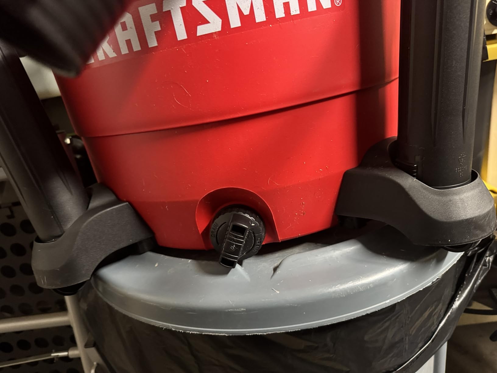 CRAFTSMAN CMXEVBE17595 16 Gallon 6.5 Peak HP Wet Dry Vac, Heavy-Duty Shop Vacuum customer photo 2