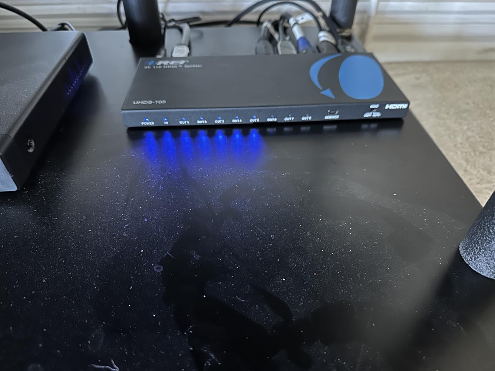 OREI UltraHD 4K HDMI @ 60 Hz 1x4 HDMI Splitter - HDMI Splitter 1 in 4 Out 4:8-Bit, HDMI 2.0, HDCP 2.0, 18Gbps, EDID Management, Mirror Displays - UHDS-104 customer photo 2