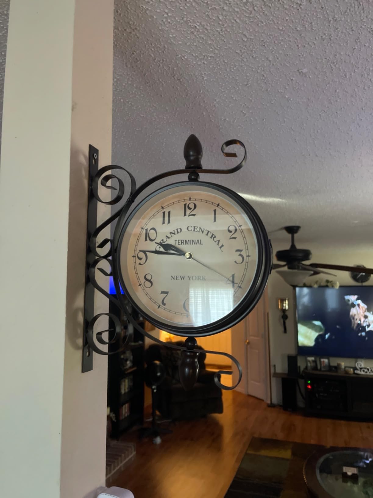 Dyna-Living Double-Sided Wall Clock 8 inch Vintage Clock Wall Mounted, 360-degree Rotation Antique Wall Clocks, Grand Central Station Clock Wrought Iron Hanging Wall Clocks customer photo 1