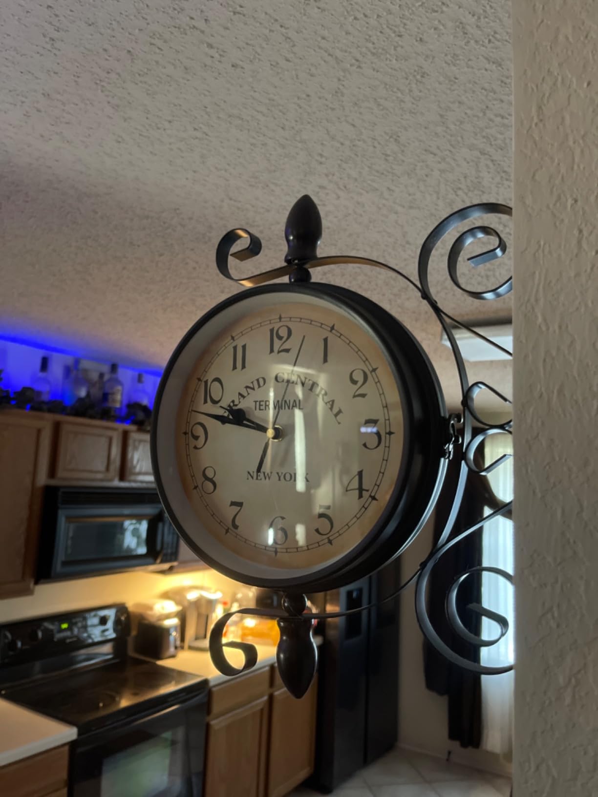Dyna-Living Double-Sided Wall Clock 8 inch Vintage Clock Wall Mounted, 360-degree Rotation Antique Wall Clocks, Grand Central Station Clock Wrought Iron Hanging Wall Clocks customer photo 2