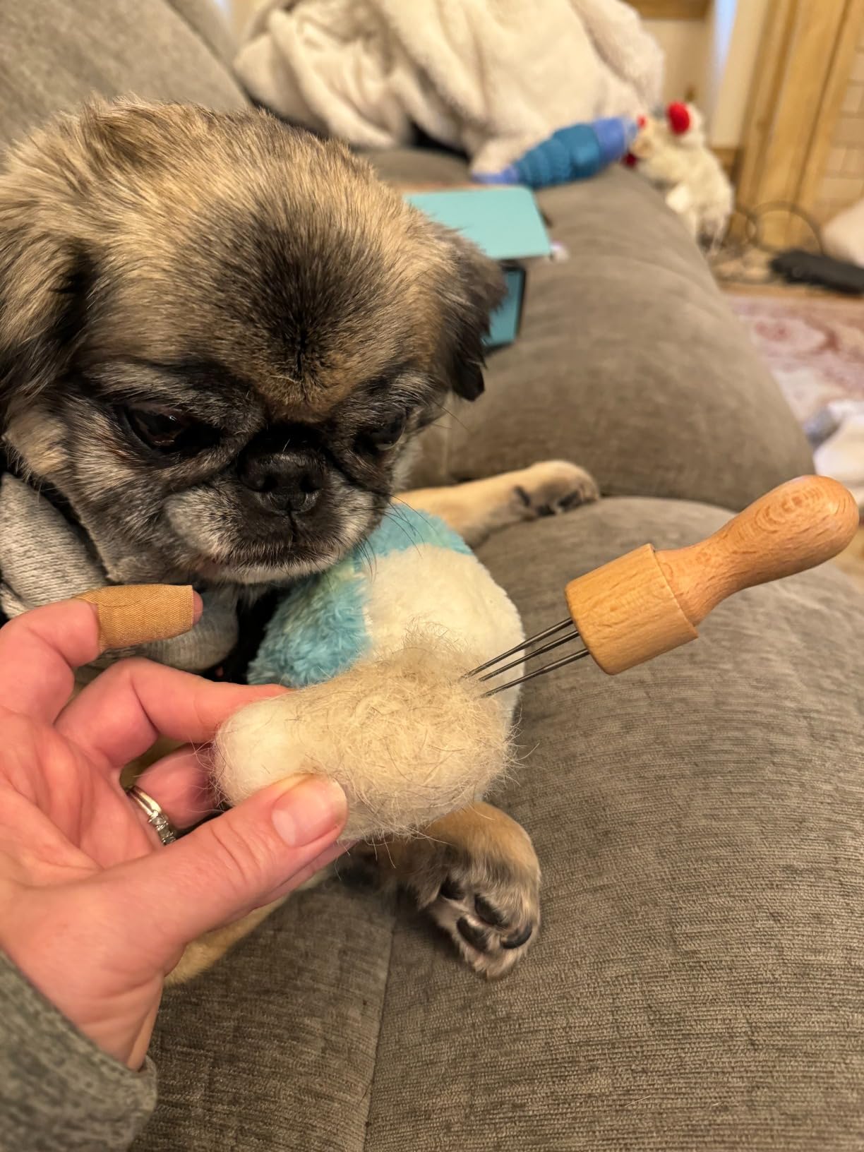 Mayboos Felting Needle with Eight Needles Tool,Craft Wool Felt Stitch Punch Tool with Solid Wood Handle Felting Eight Needles Tool with Finger Cots customer photo 1