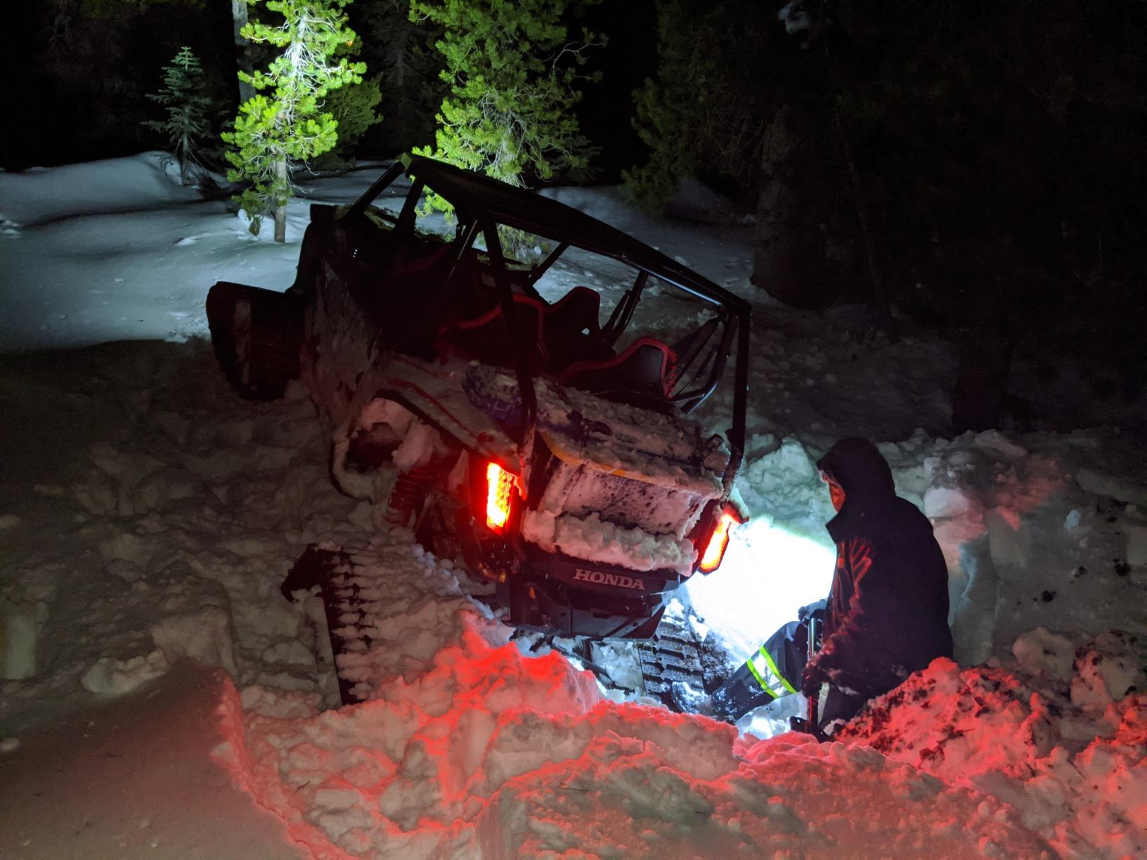 BUNKER INDUST Offroad Traction Boards with Jack Lift Base, Mud Sand Tracks Snow Tire Traction Mat Recovery Ramp for 4X4 Jeep Truck SUV ATV UTV Pair Red Traction Pads (Gen 2th) customer photo 1