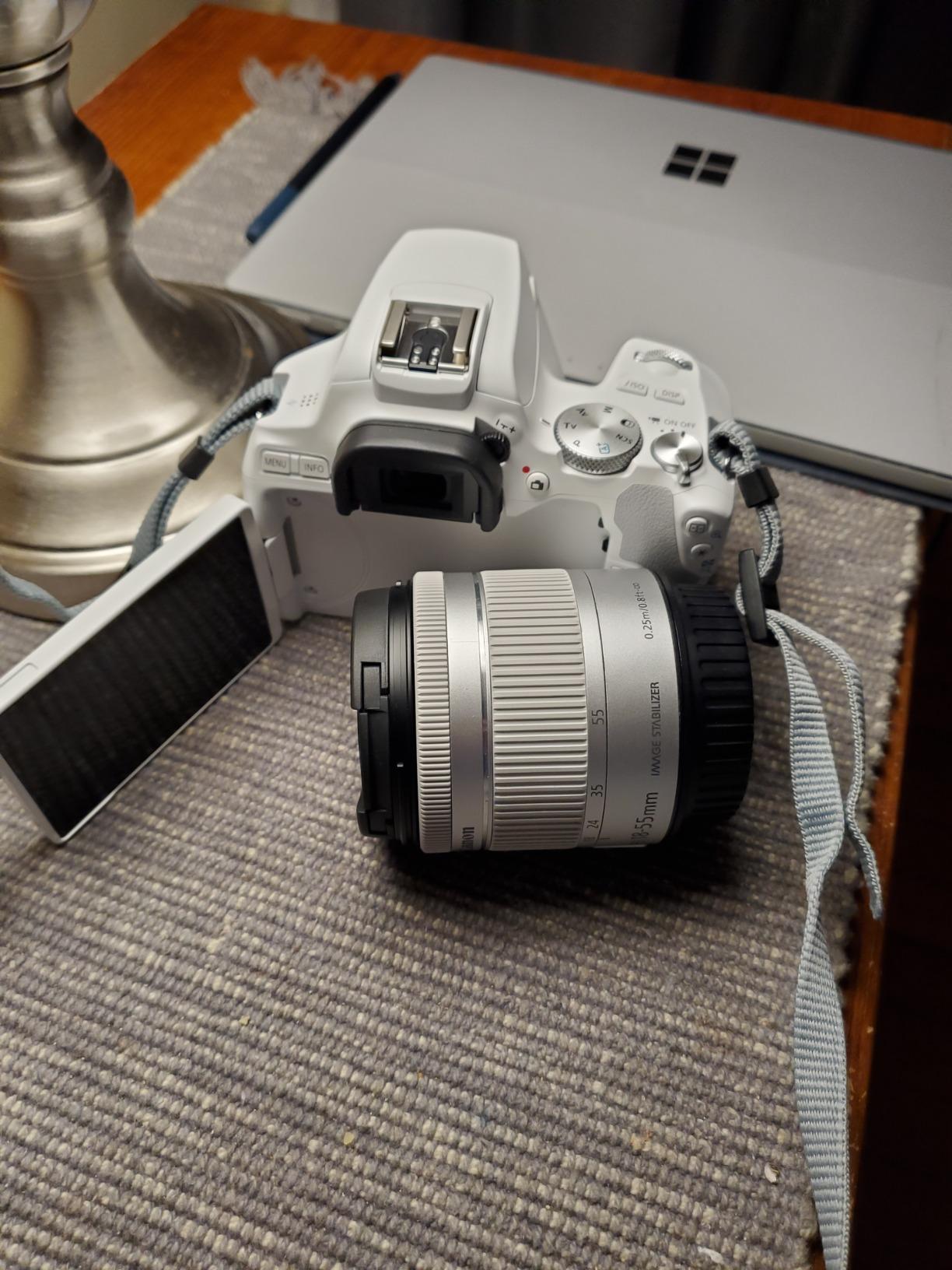 EOS Rebel SL3 Digital SLR Camera with EF-S 18-55mm Lens Kit, Built-in Wi-Fi, Dual Pixel CMOS AF and 3.0 inch Vari-Angle Touch Screen, White customer photo 1