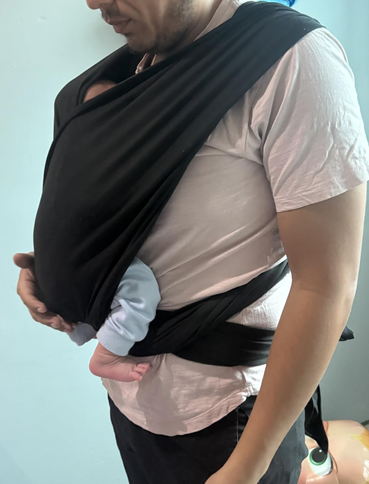 Acrabros Baby Wrap Carrier, Hands Free Baby Carrier Sling, Lightweight, Breathable, Softness, Perfect for Newborn Infants and Babies Shower Gift, Black customer photo 2