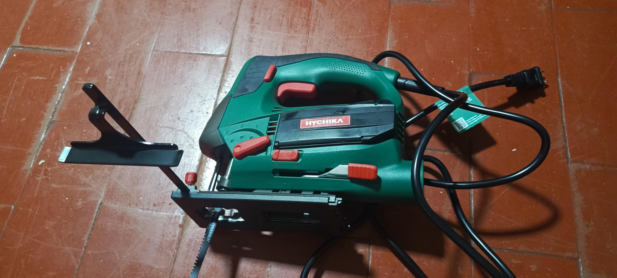 HYCHIKA Jig saw, 6.7A Jig Saw 800-3000SPM with 6 Variable Speeds, 4 Orbital Sets, Bevel Angle 45, 6PCS Blades, Pure Copper Motor, Laser Guide, Wood Metal Plastic Cutting customer photo 1