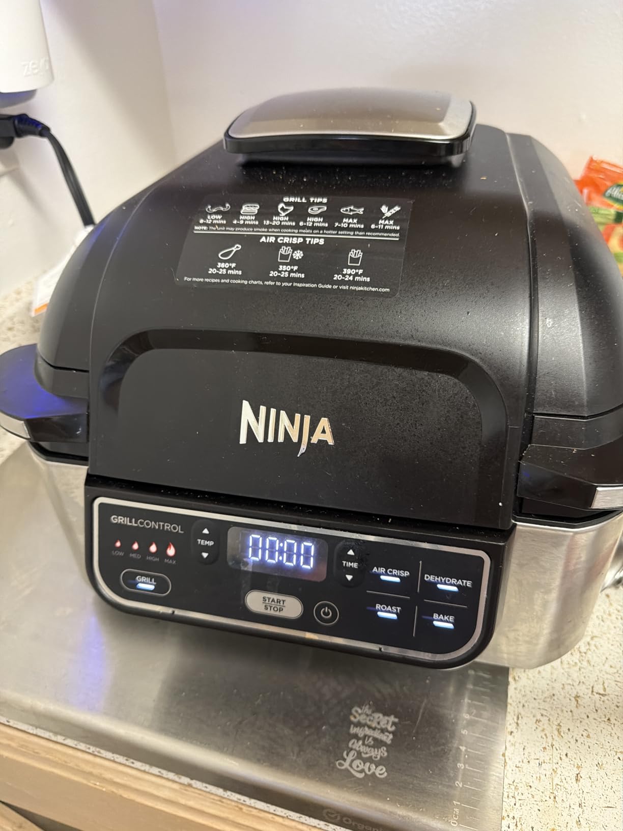 Ninja | Indoor Grill | Foodi | 5-in-1 (Grill, Air Fry, Roast, Bake, and Dehydrate | Fits up to 3lb Roast | Smoke Control System and Dishwasher Safe Parts | Black/Grey | AG301 customer photo 1