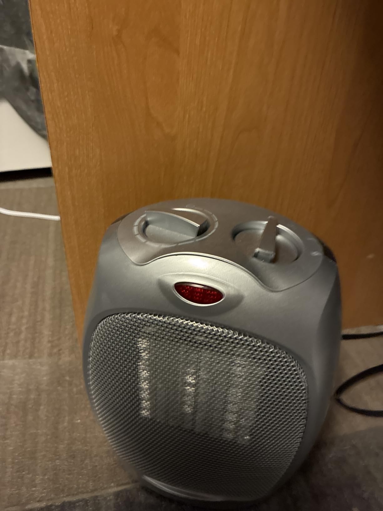 Amazon Basics Ceramic Space Heater, Portable Indoor Heating Solution, With Overheat and Tip-Over Protection, Thermostat, Non-Oscillating, 1500W, Fast Heating, Silver customer photo 1